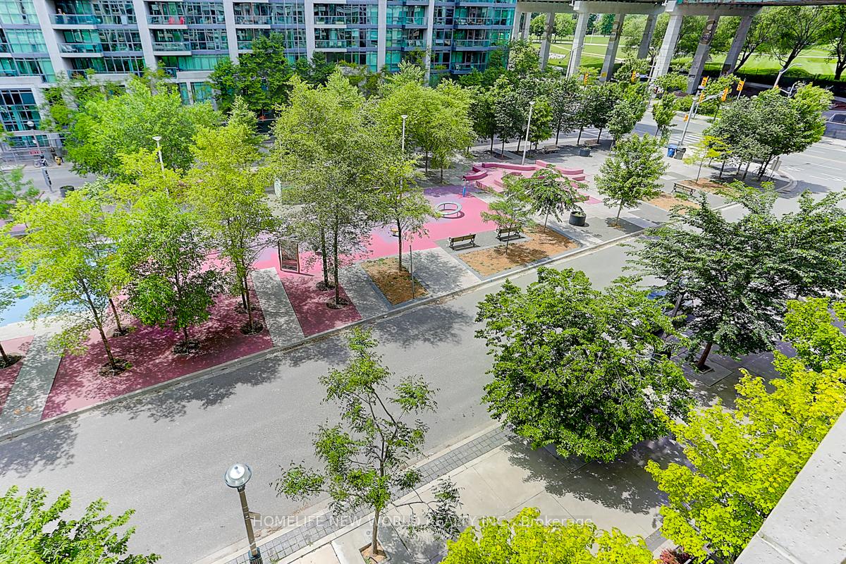 2 Bedrooms Condo at 35 Bastion,  Toronto For sale