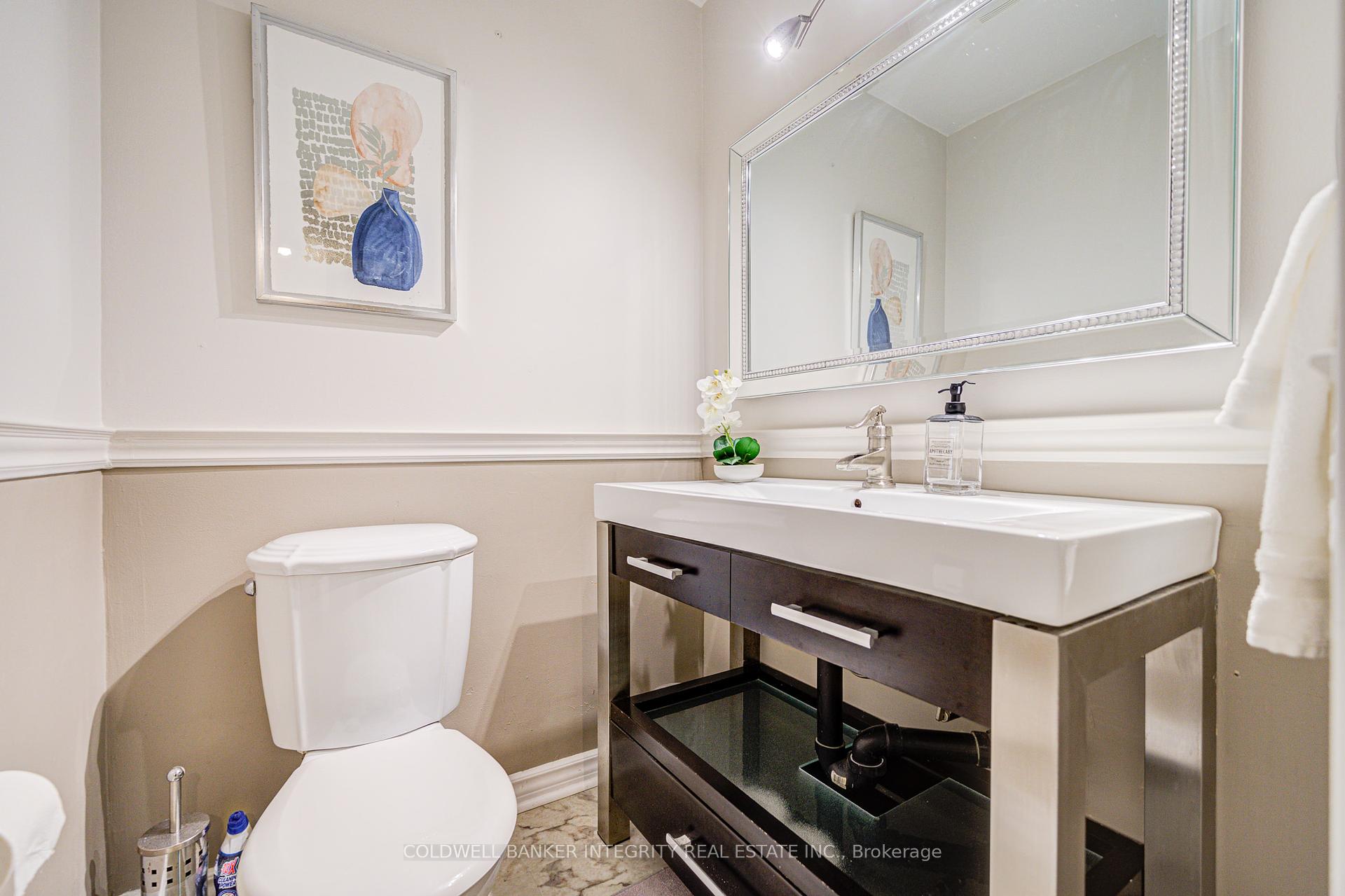 3 Bedrooms Condo at 1036 Falgarwood, Oakville For sale