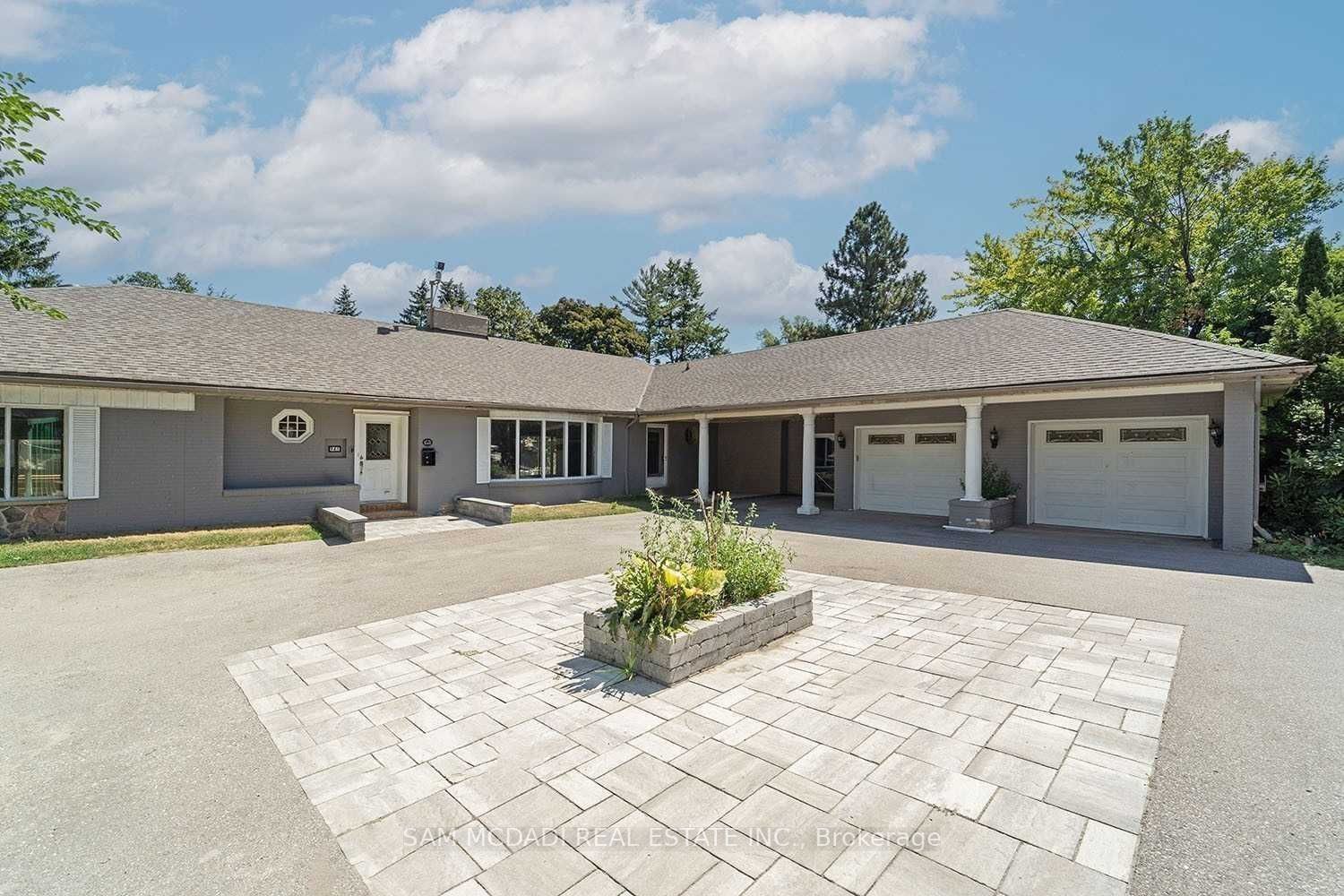 945 Meadow Wood Road Mississauga Ontario L5J 2S8