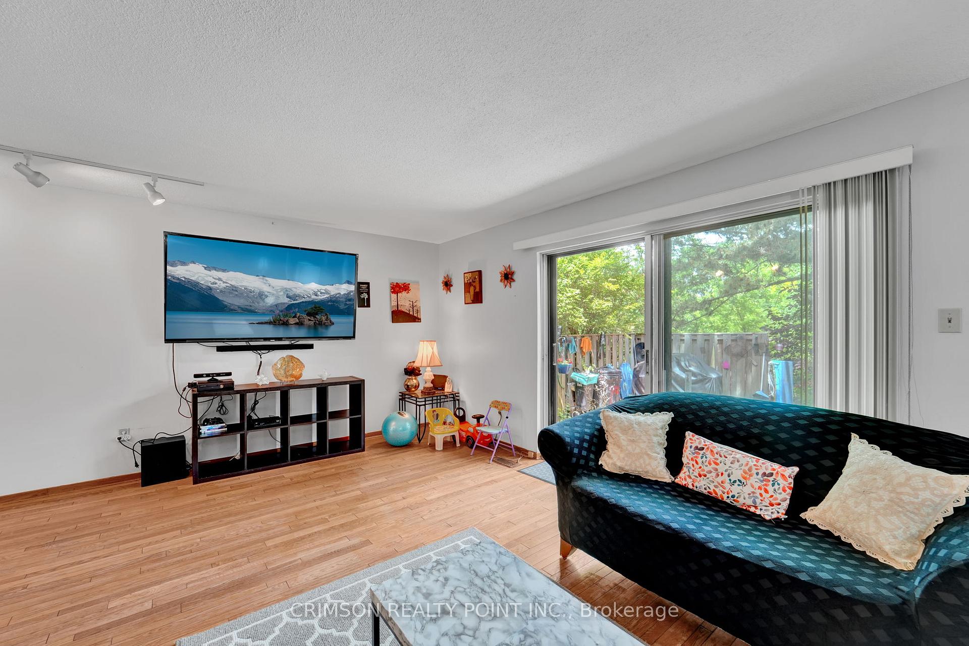 3 Bedrooms Condo at 25 Brimwood, Toronto For sale
