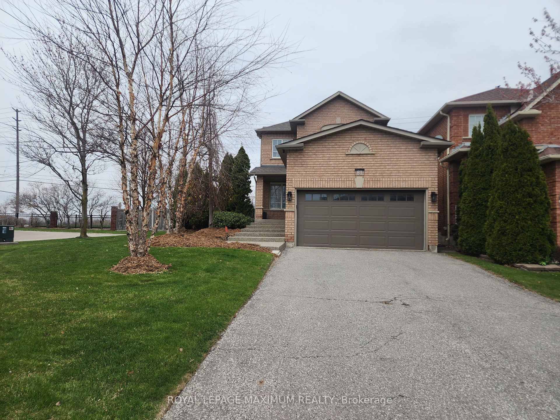 81 Thornton Crescent, Maple, Vaughan 