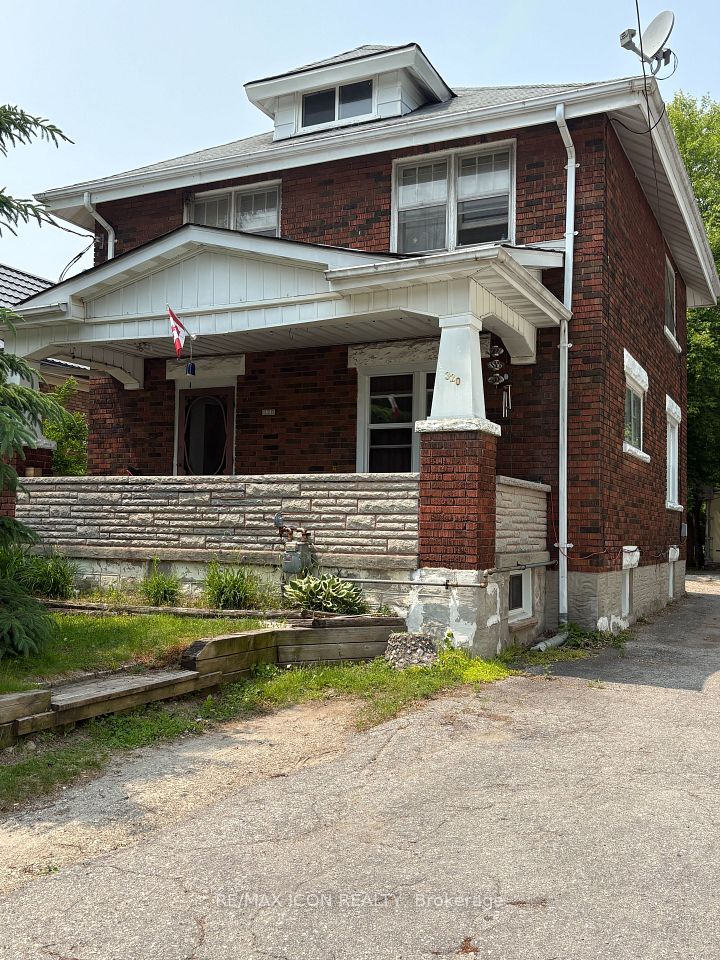 320 Guelph