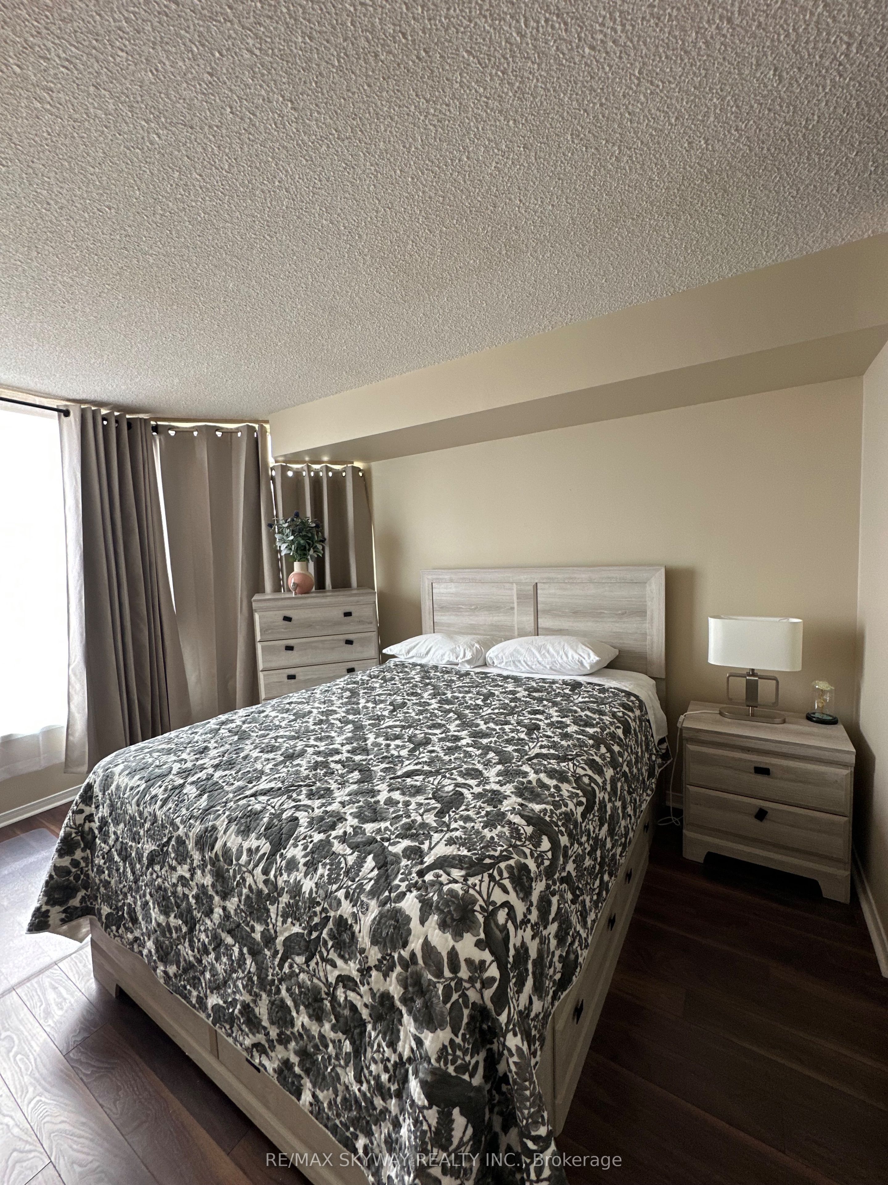 75 King Street E, #1104