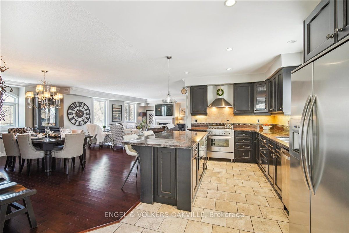 390 Upper Middle Road E, #306