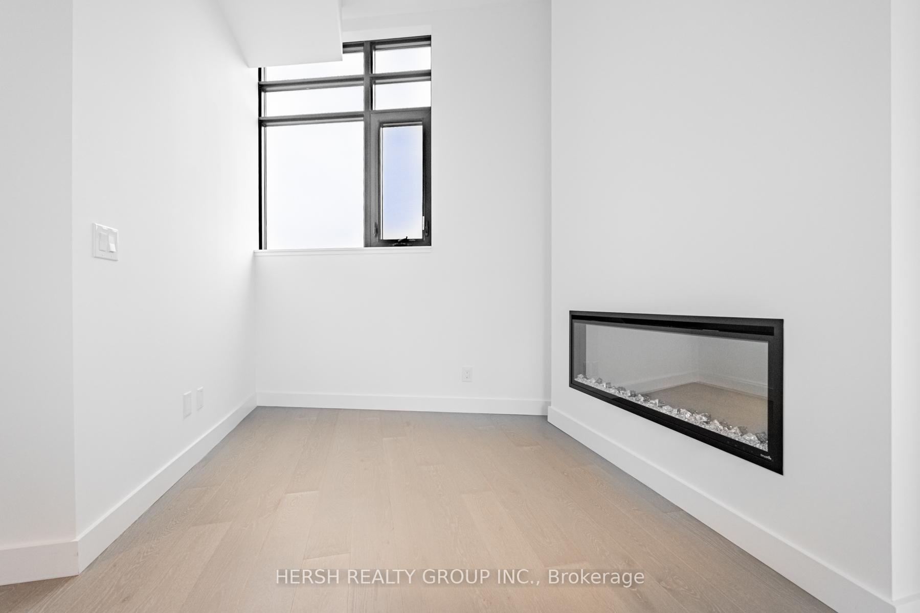 2 Bedrooms Condo at 160 Kingsway, Toronto For sale