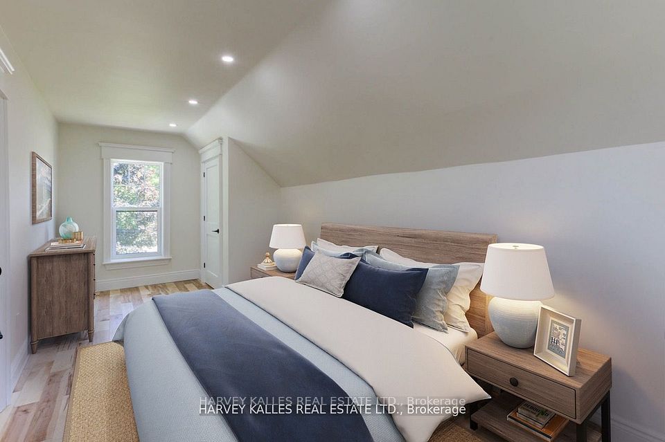 16 Hillcrest Street W