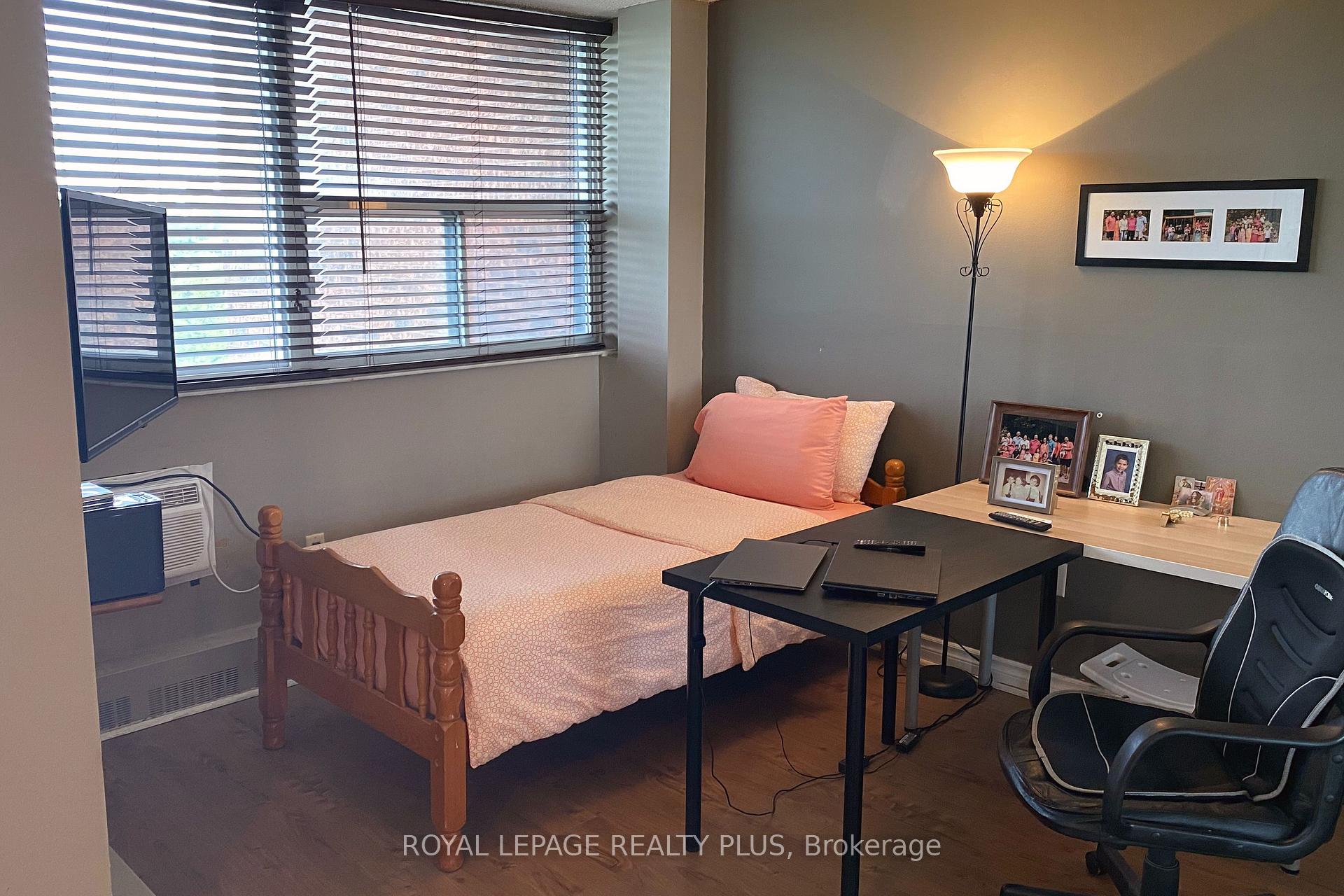 1 Bedroom Condo at 3501 Glen Erin, Mississauga For sale
