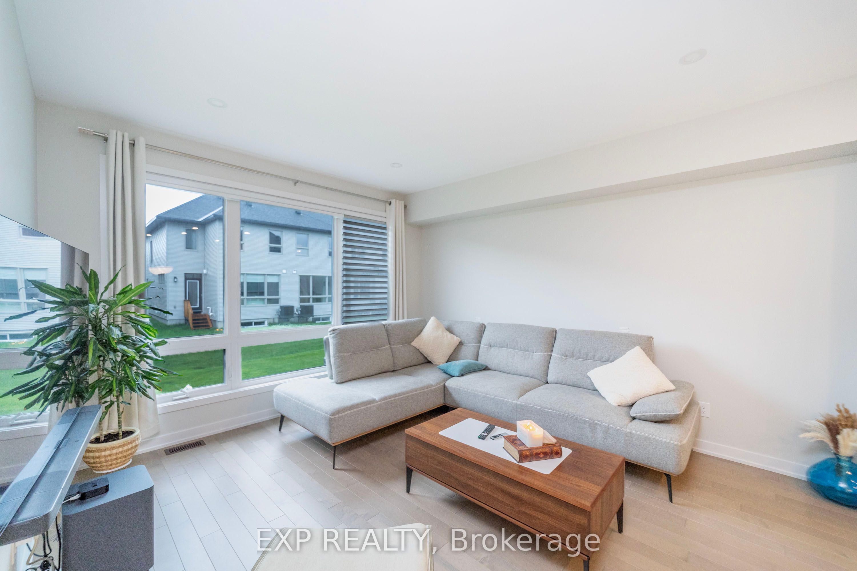 230 FINSBURY Avenue, Stittsville - Munster - Richmond 8203 - Stittsville (South)
