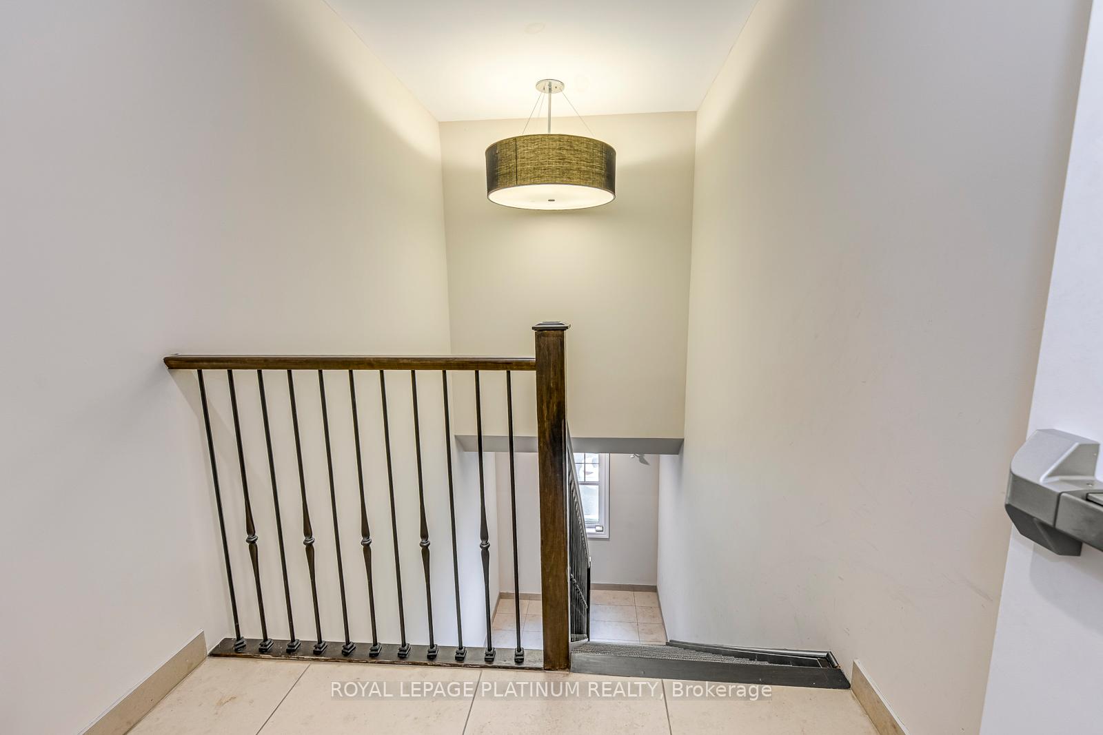 2 Bedrooms Condo at 2339 Sawgrass, Oakville For sale