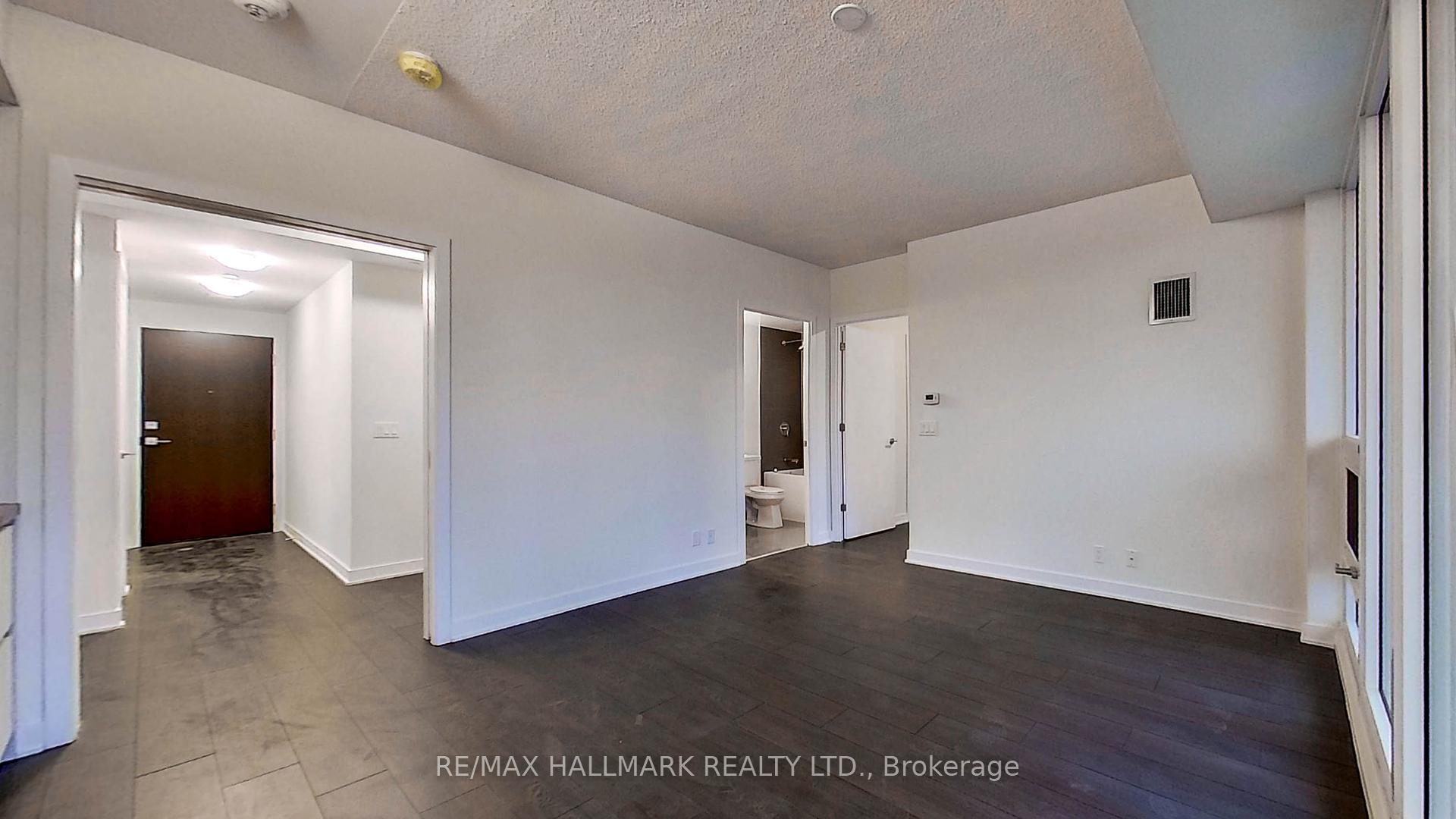 2 Bedrooms Condo at 2221 Yonge,  Toronto For sale