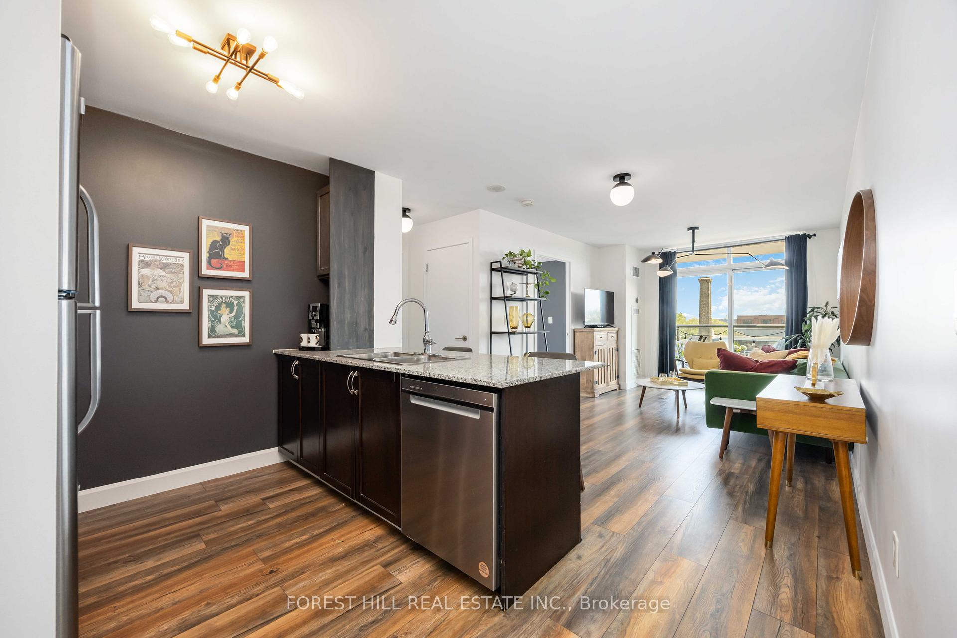 2 Bedrooms Condo at 812 Lansdowne, Toronto For sale
