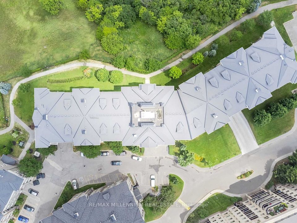 #1305 - 8 Dayspring Circle, Brampton, ON L6P 2Z5
