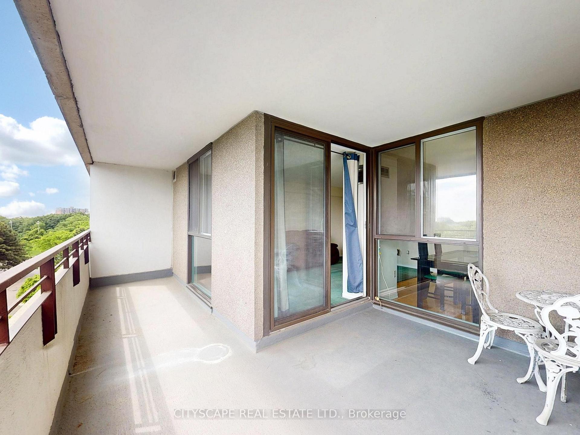 2 Bedrooms Condo at 1320 Mississauga Valley, Mississauga For sale