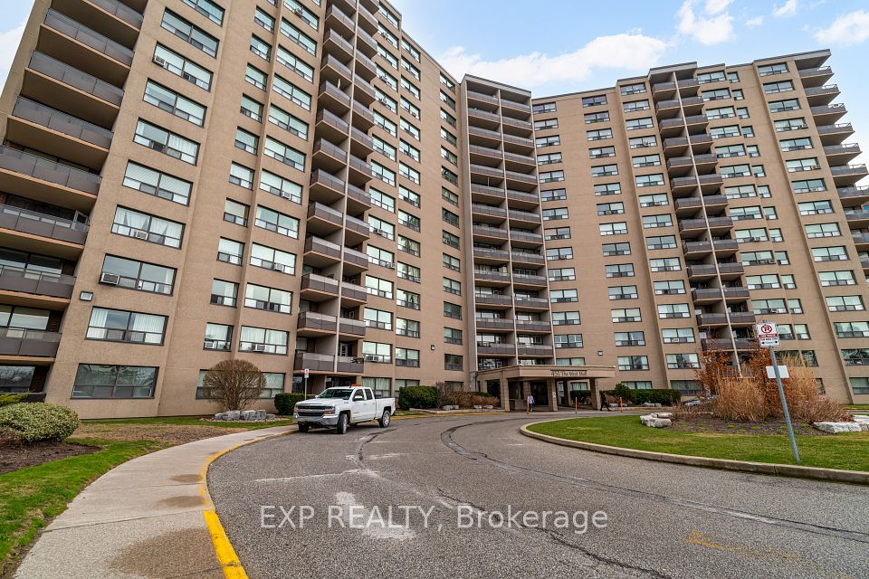 451 The West Mall