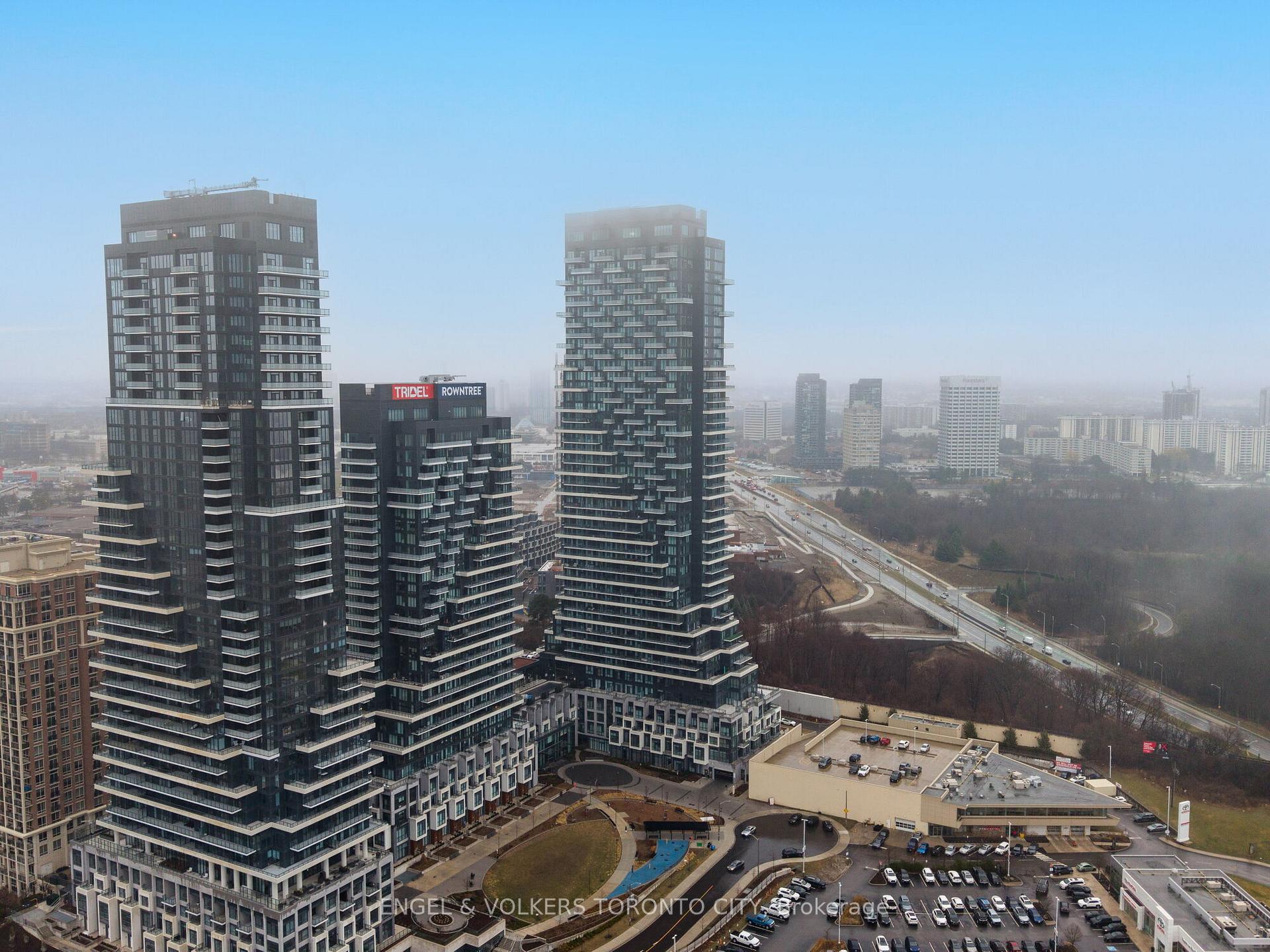 4 Bedrooms Condo at 30 Inn On The Park, Toronto For sale