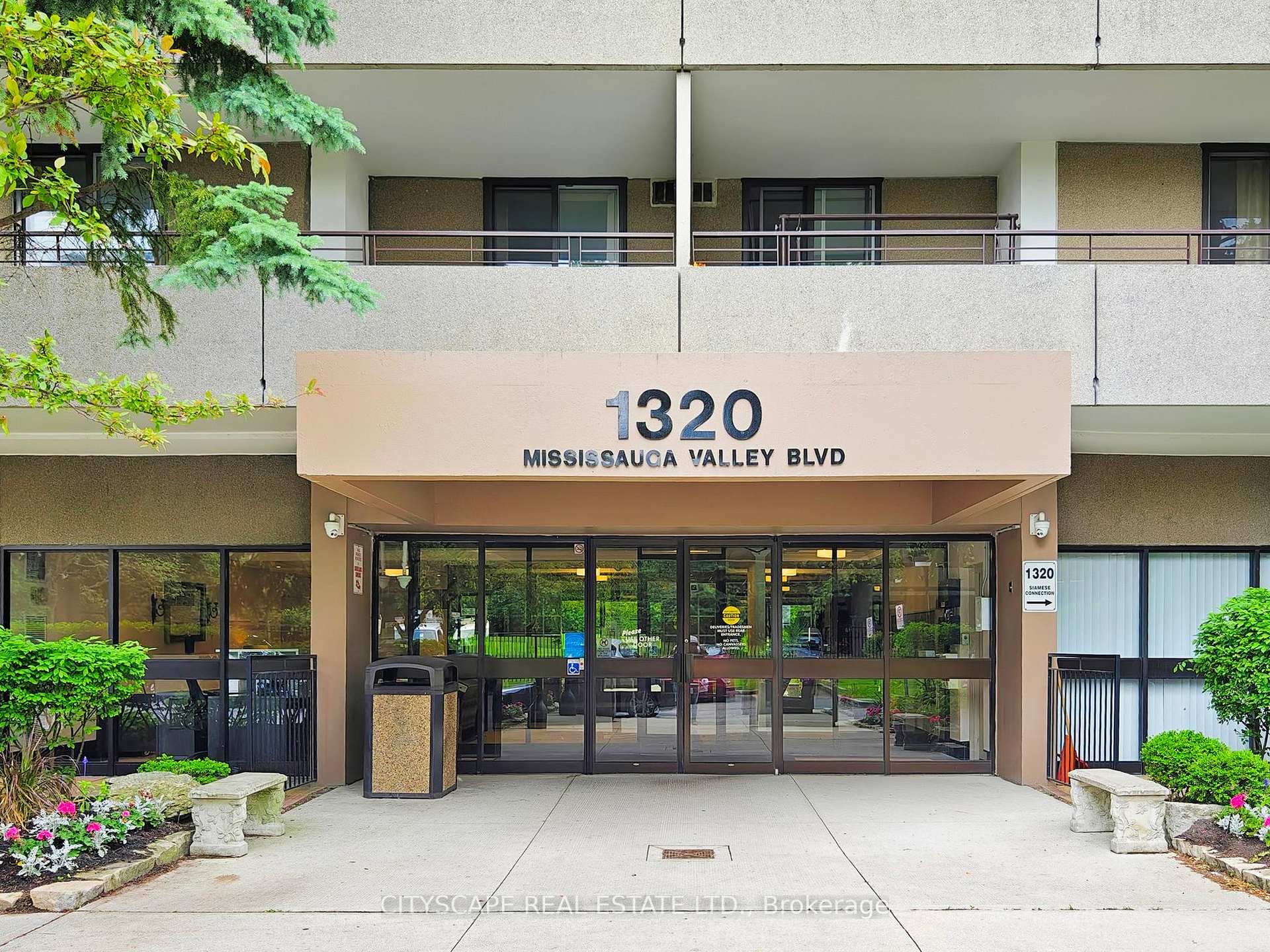 2 Bedrooms Condo at 1320 Mississauga Valley, Mississauga For sale