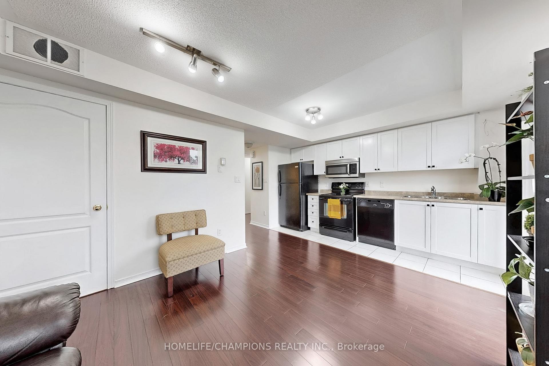 2 Bedrooms Condo at 35 Strangford, Toronto For sale