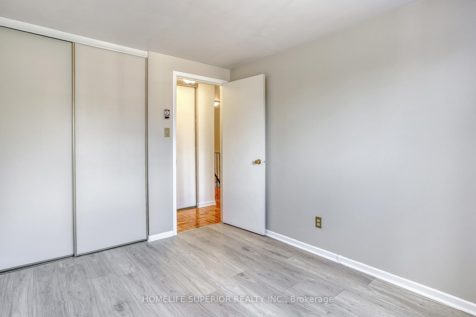 3 Bedrooms Condo at 121 Centennial, Toronto For sale