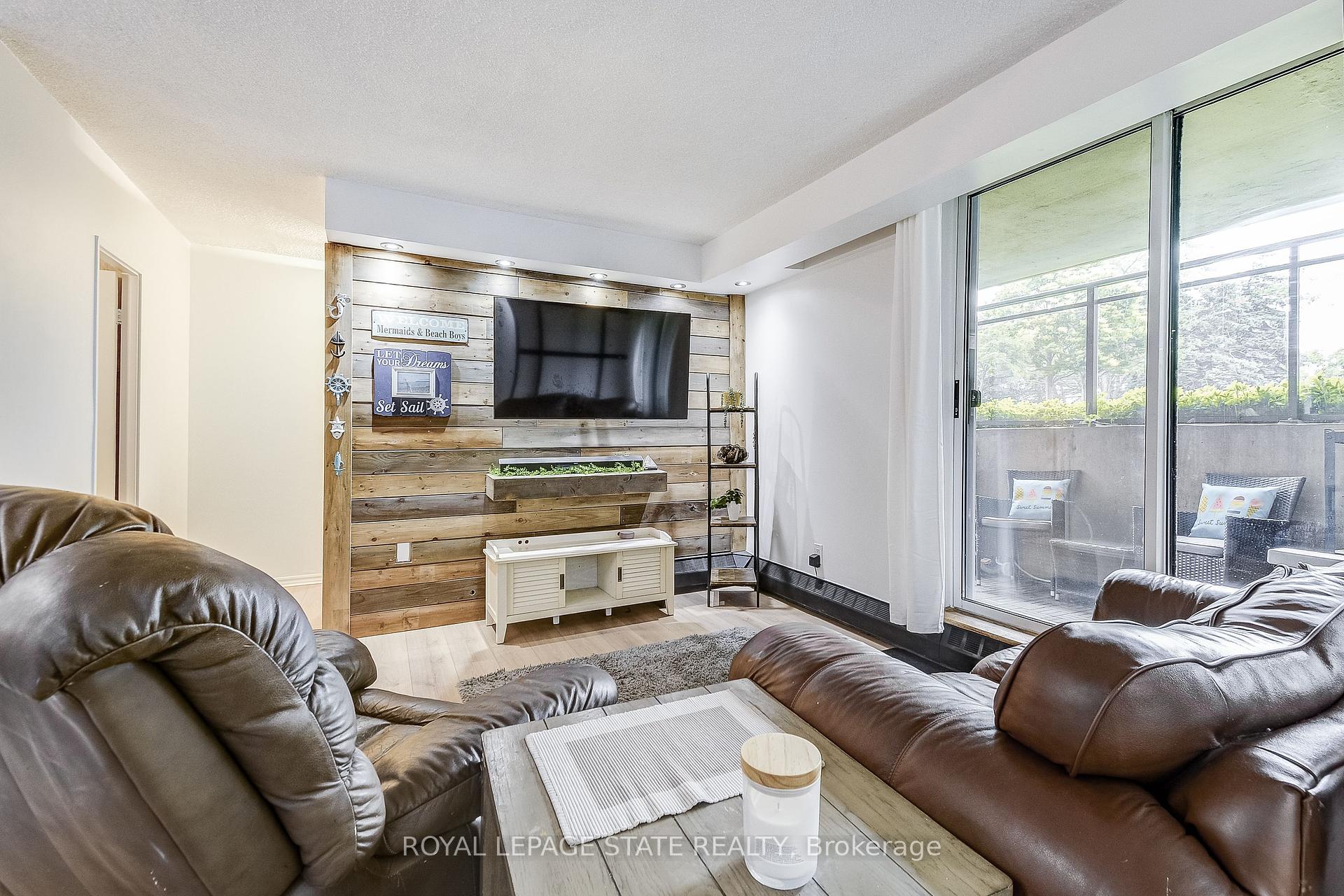 1 Bedroom Condo at 975 Warwick, Burlington For sale