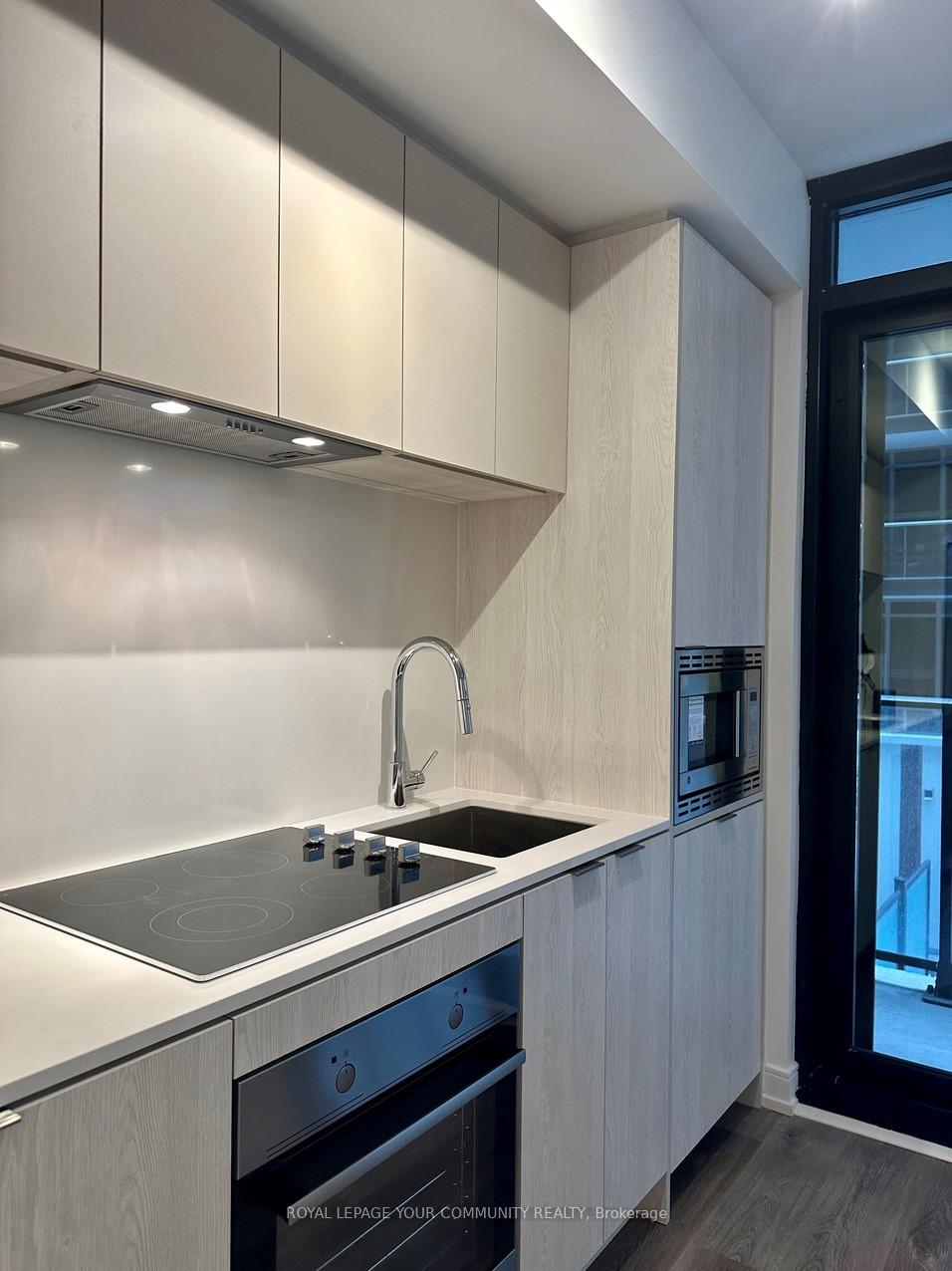 1 Bedroom Condo at 1 Jarvis, Hamilton For sale