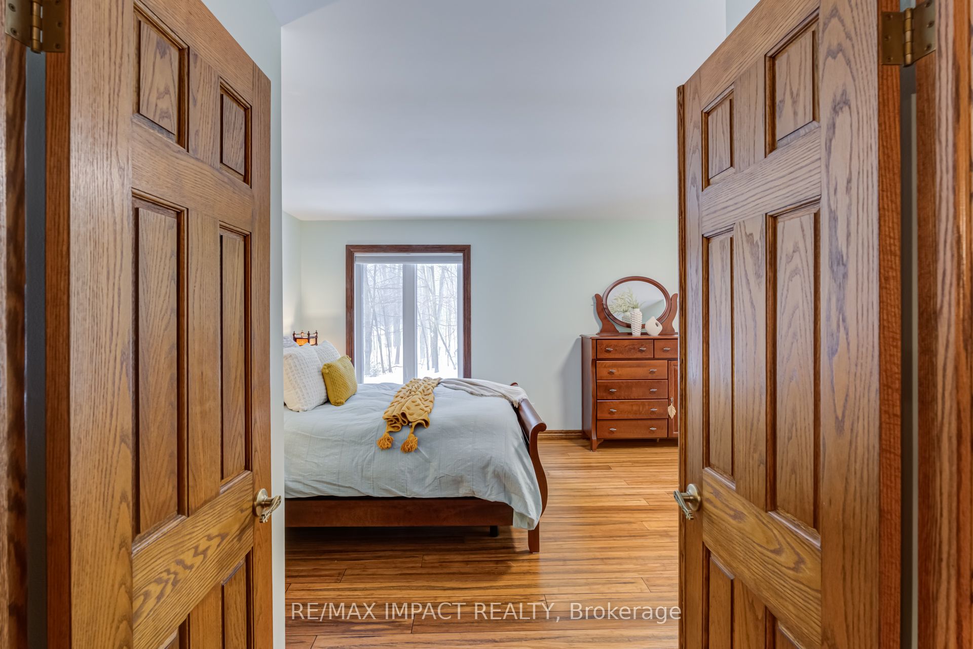 215 Raglan Road W