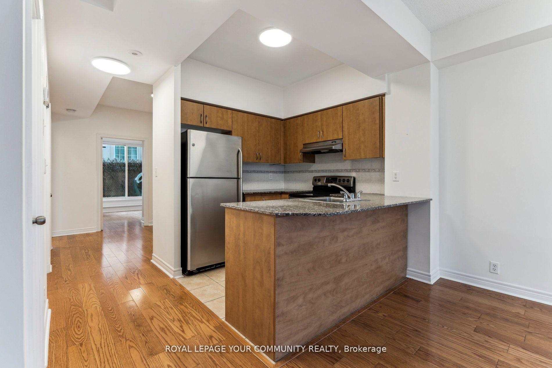3 Bedrooms Condo at 207 Wellesley,  Toronto For sale