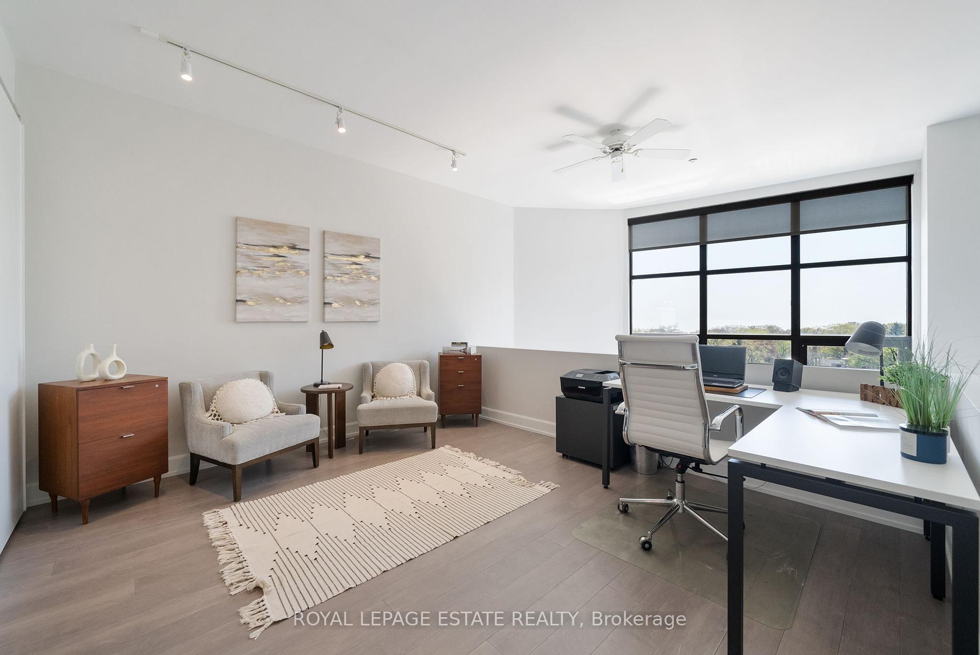 2 Bedrooms Condo at 160 Fallingbrook, Toronto For sale