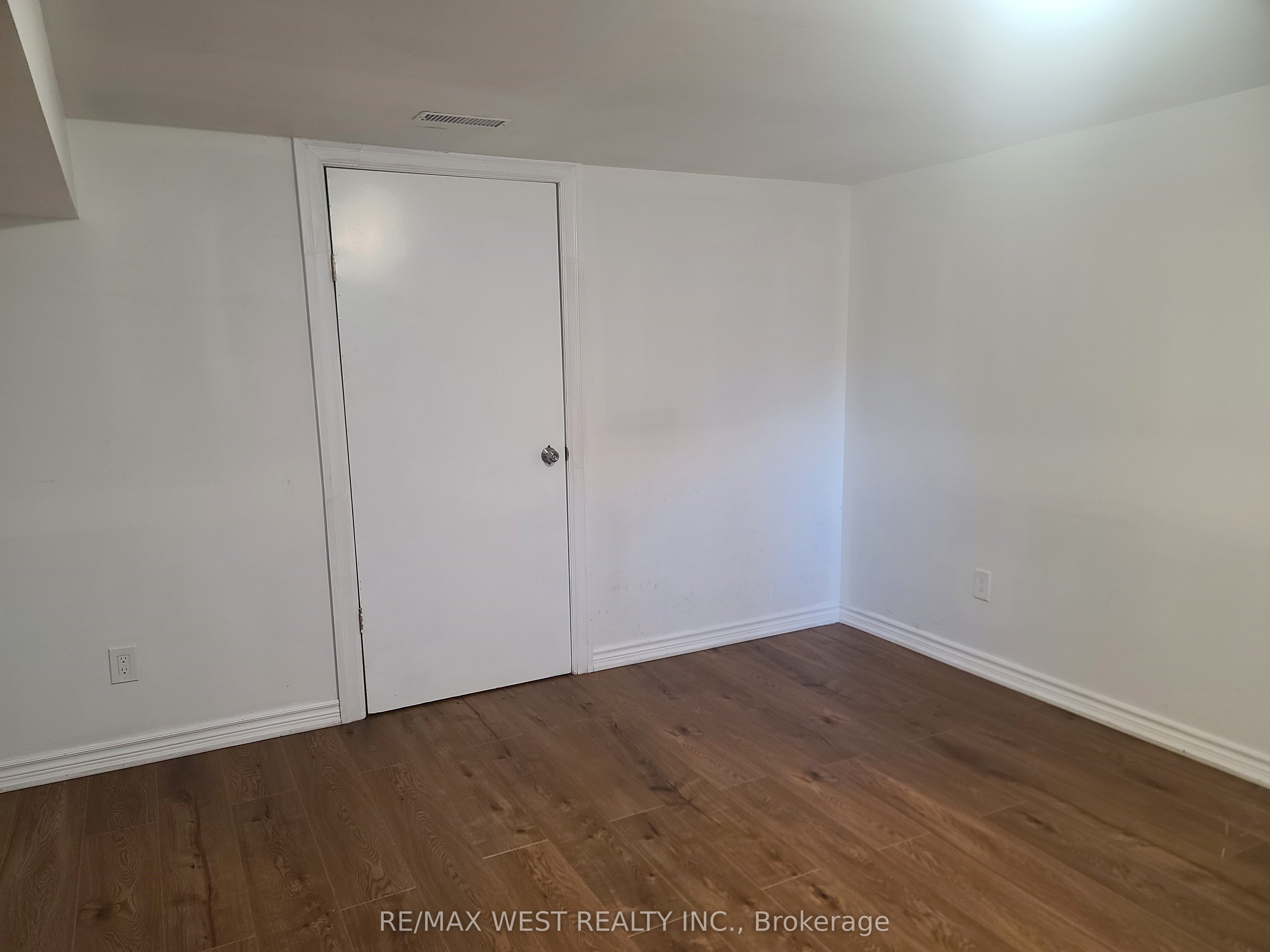 61 Whitley Avenue, Toronto W05 Downsview-Roding-CFB