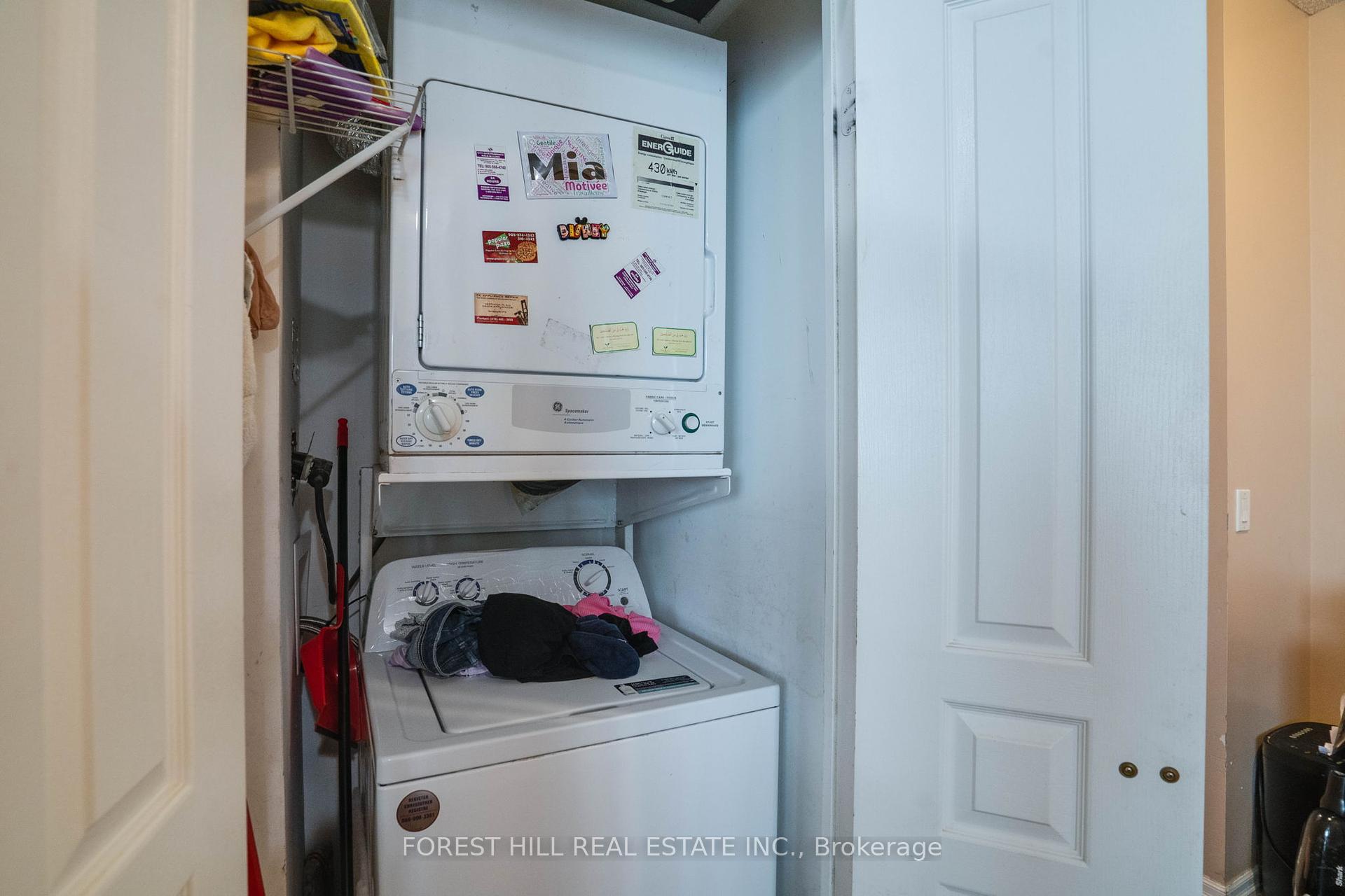 2 Bedrooms Co-op at 220 Burnhamthorpe, Mississauga For sale
