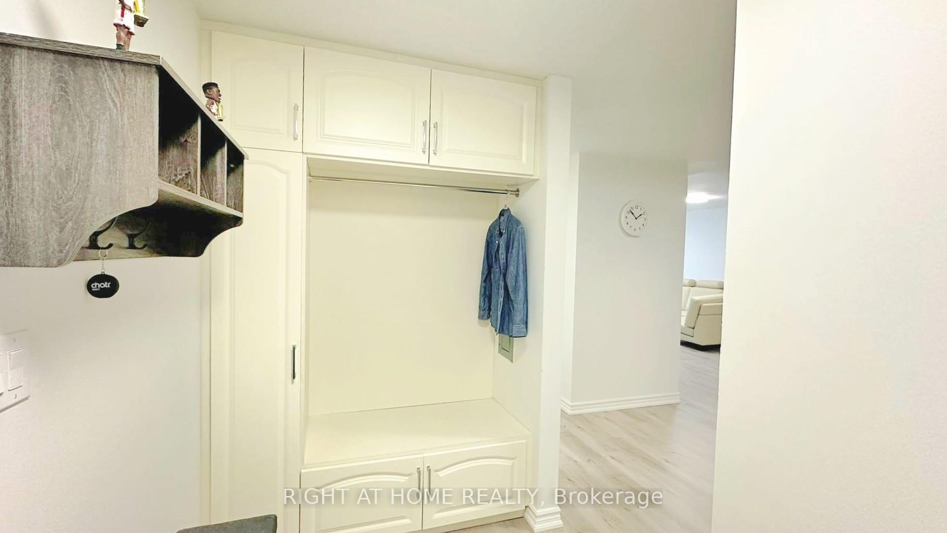 3 Bedrooms Condo at 75 Bamburgh, Toronto For sale