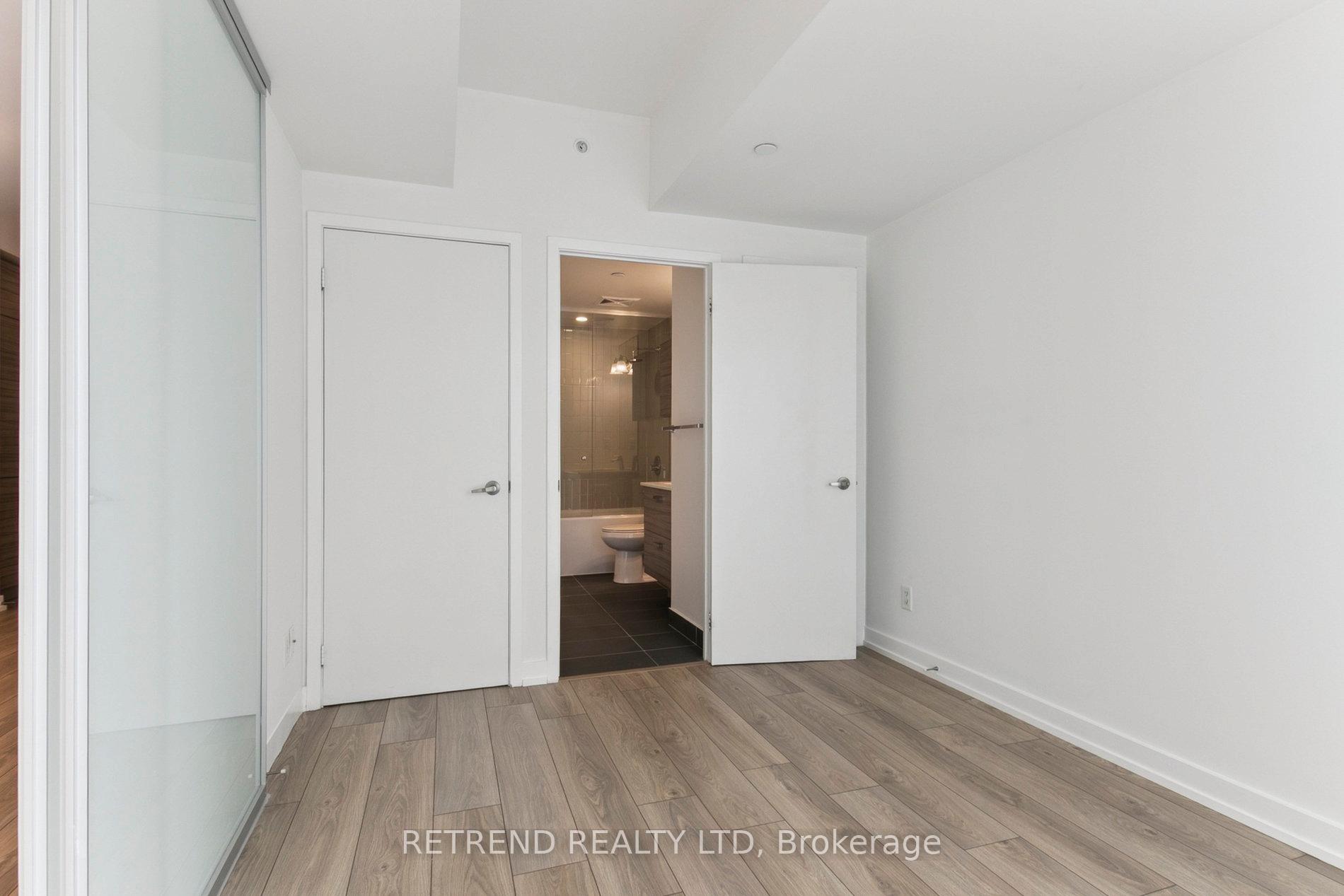 2 Bedrooms Condo at 210 Simcoe, Toronto For sale