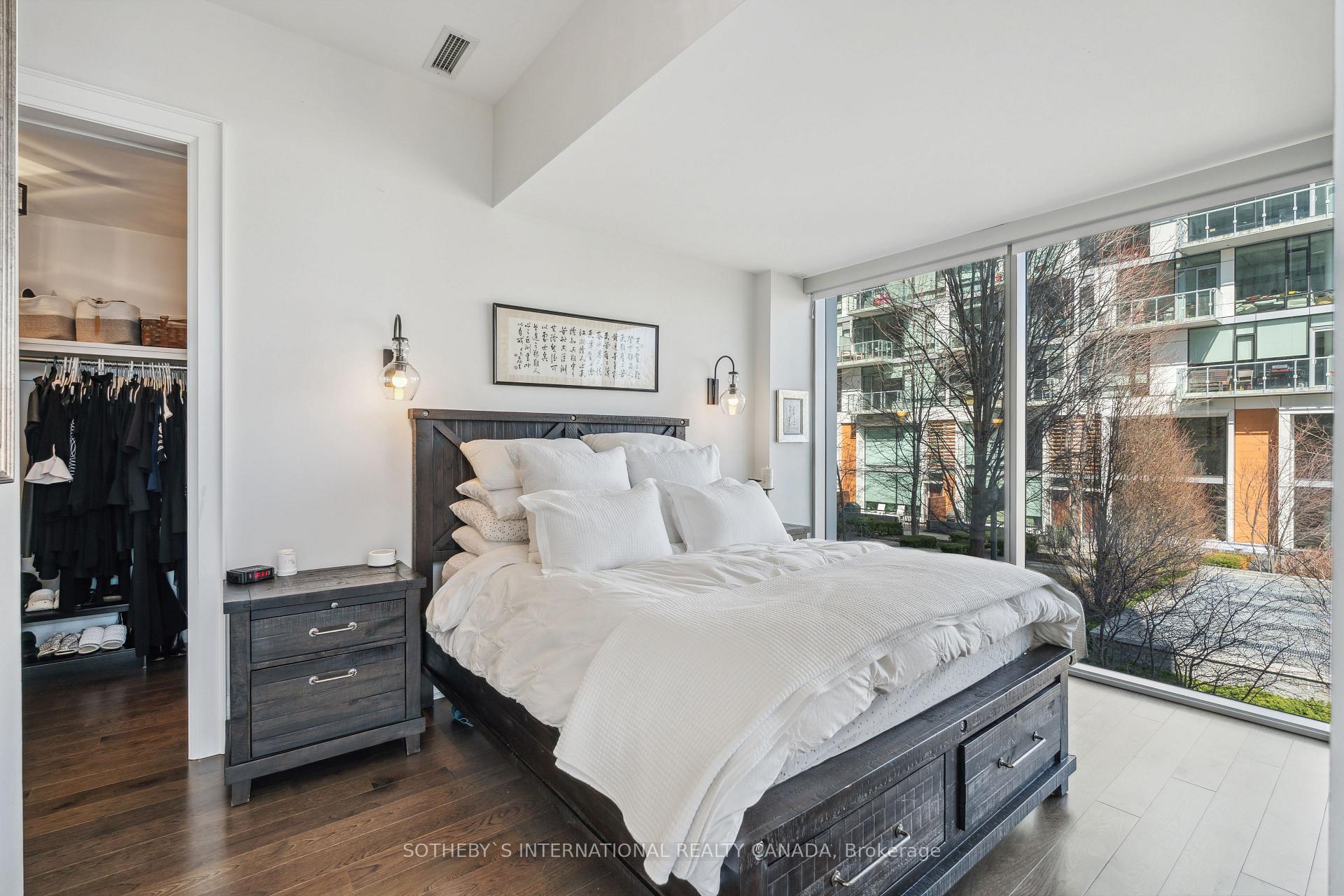 3 Bedrooms Condo at 39 Queens,  Toronto For sale