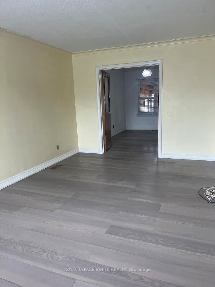 852 Runnymede Road, Toronto, ON M6N 3W2