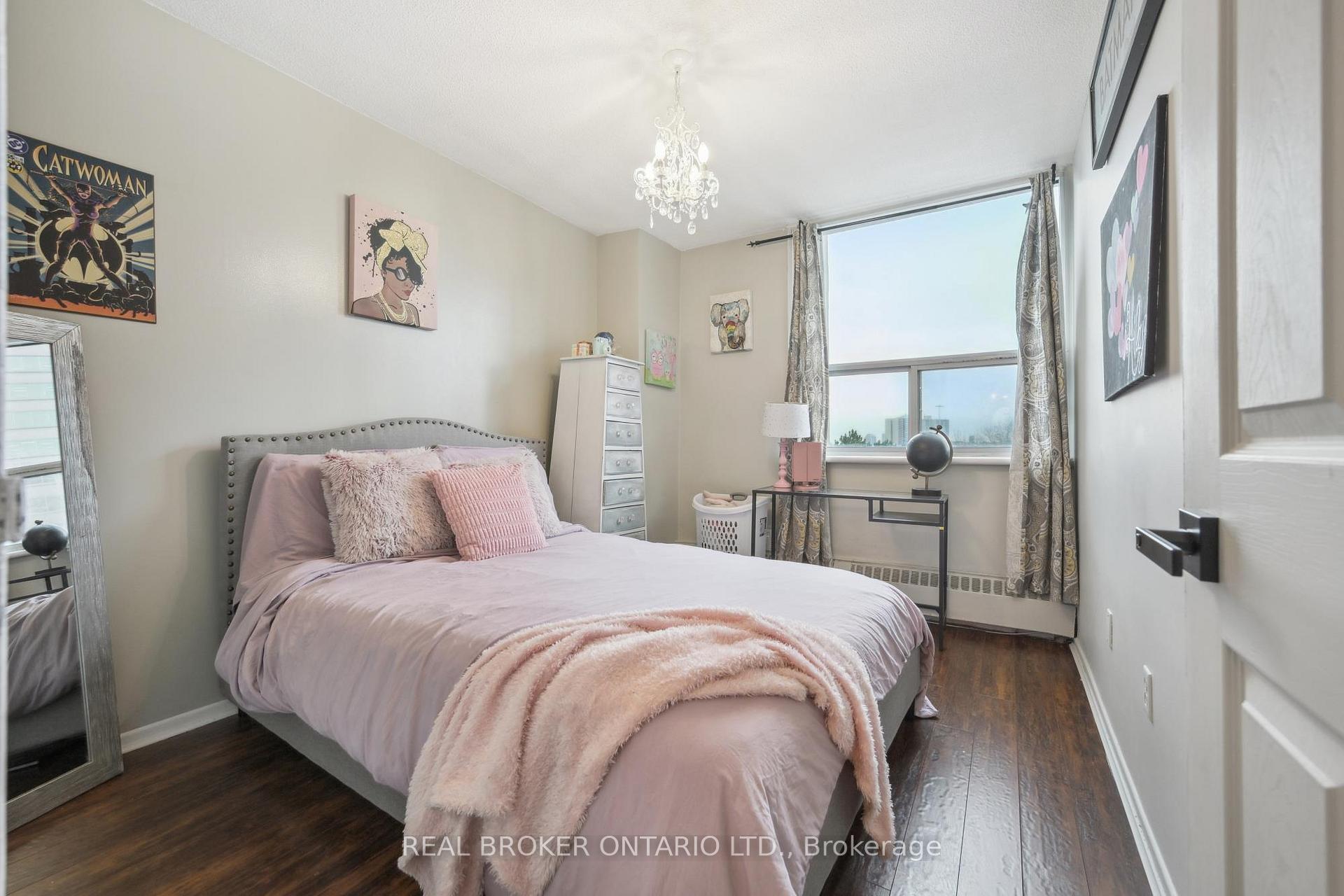 2 Bedrooms Condo at 451 The West Mall, Toronto For sale