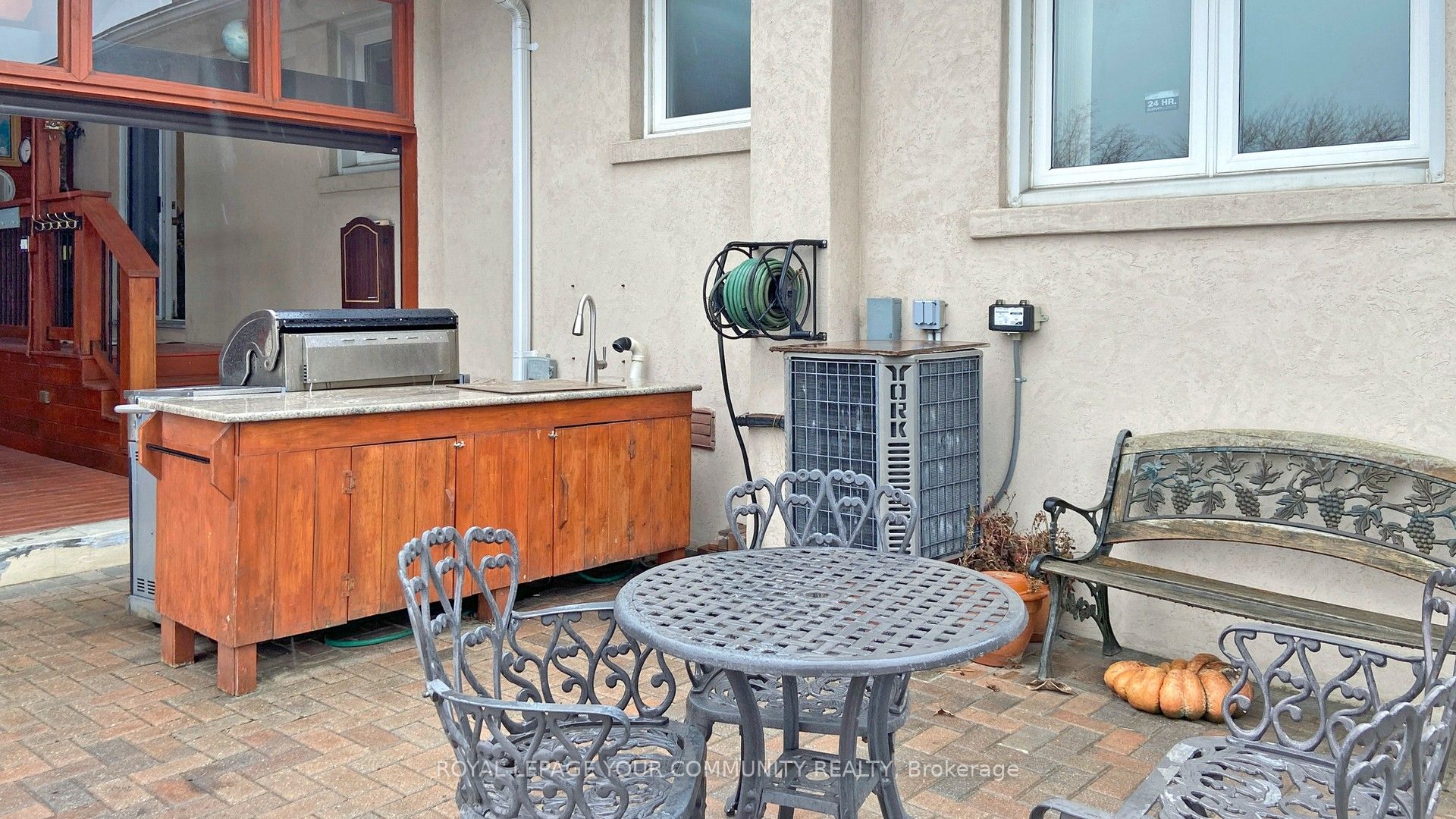 75 Brewster Crescent