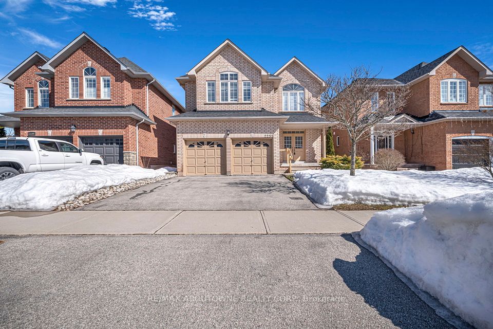 2255 Foxfield