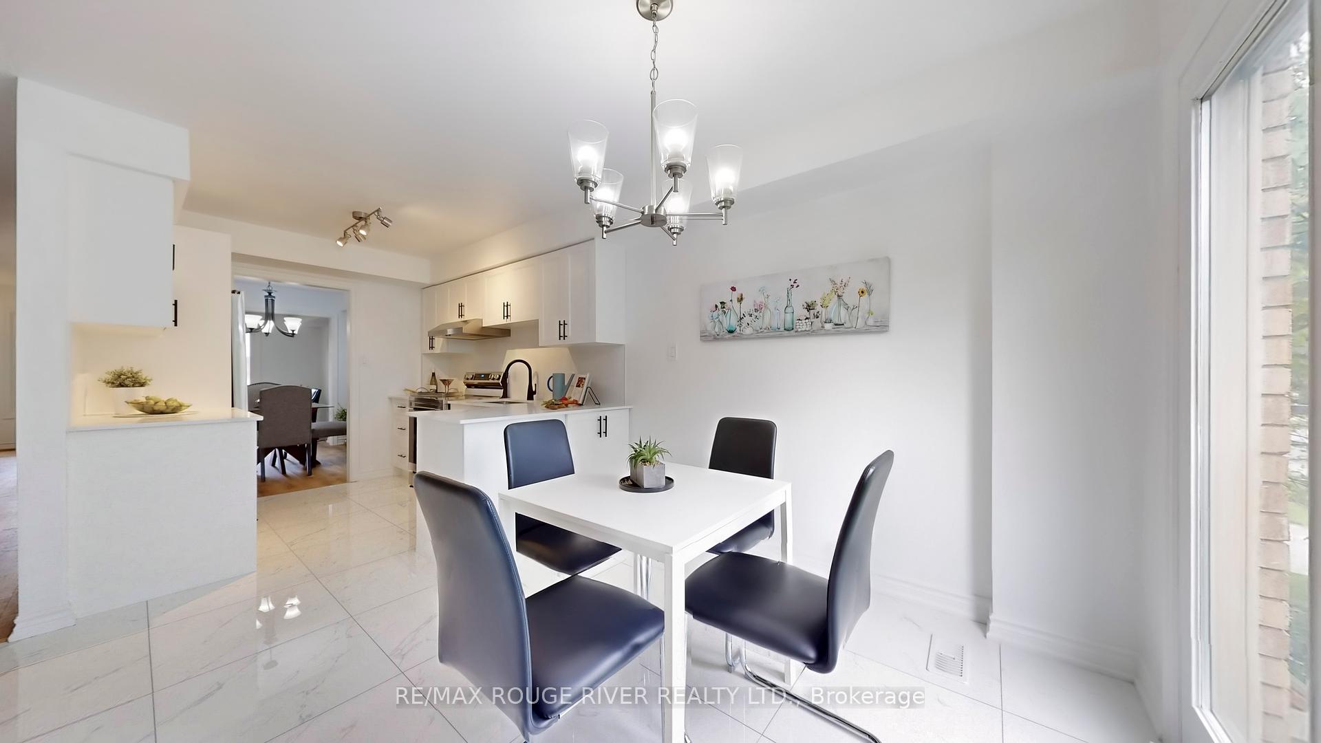 3 Bedrooms Condo at 2 Dowry, Toronto For sale