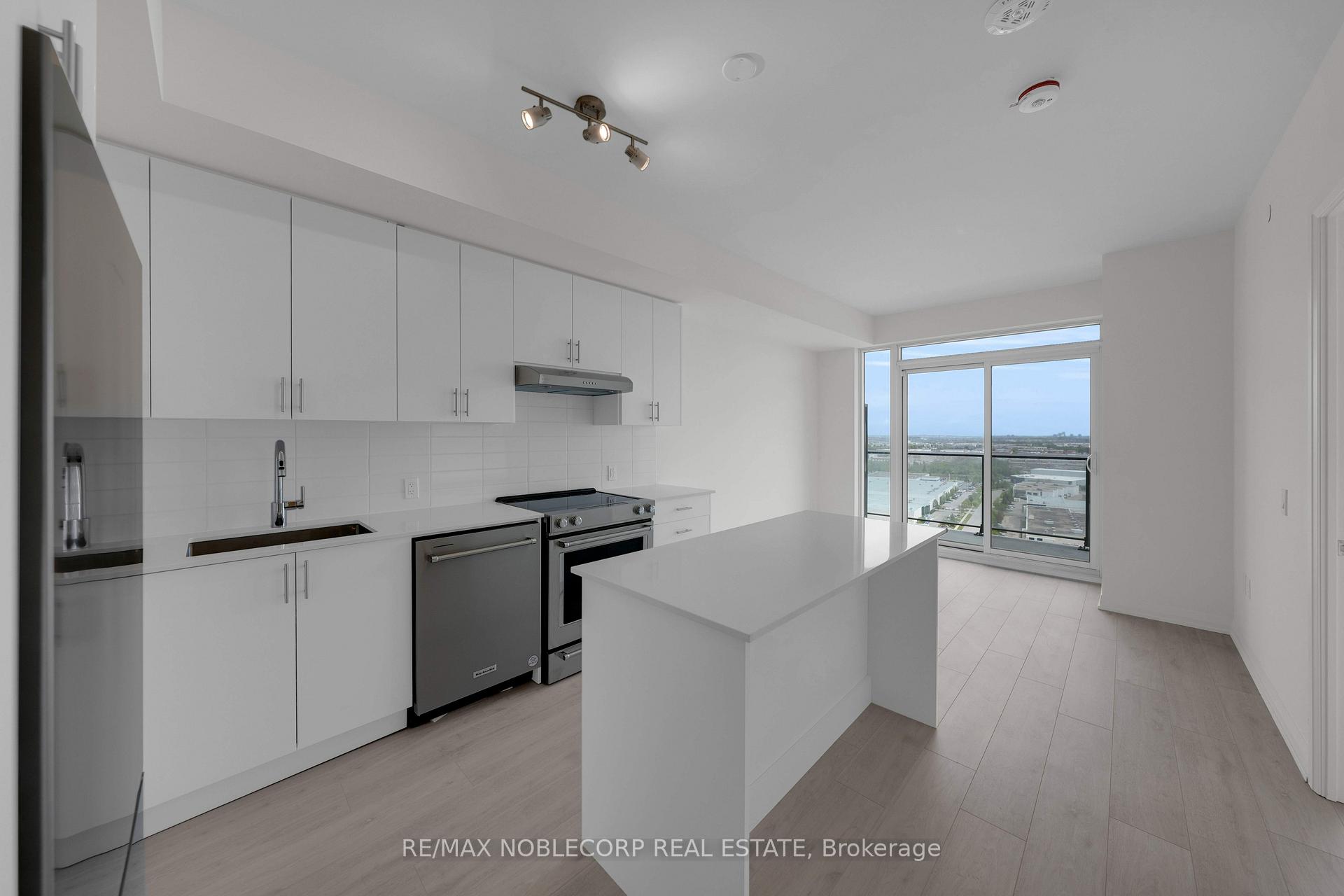 1 Bedroom Co-op at 8960 Jane, Vaughan For sale