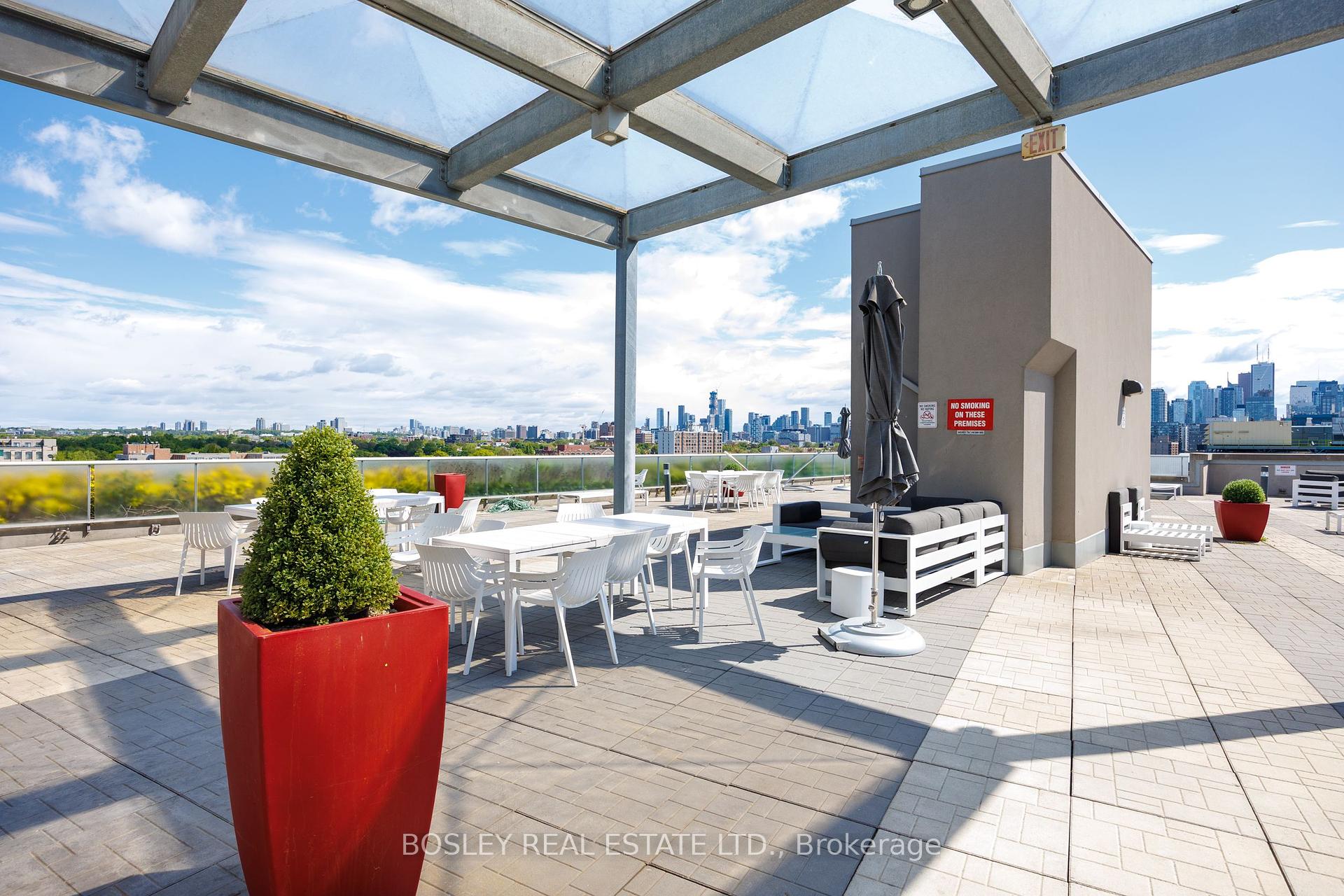 1 Bedroom Condo at 1 Shaw, Toronto For sale