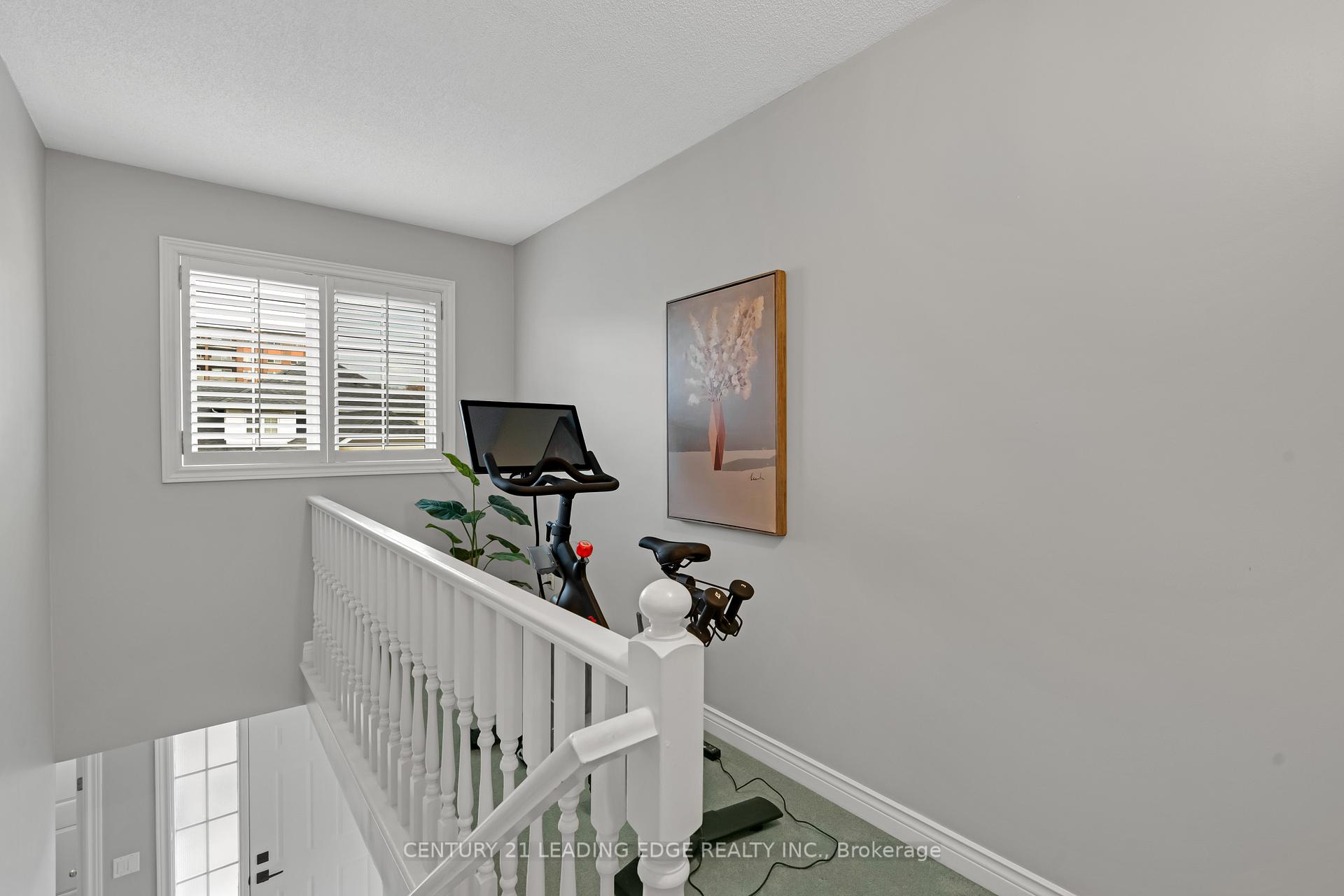 3 Bedrooms Condo at 2435 Woodward,  Burlington For sale