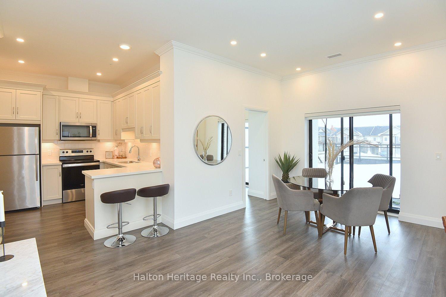 2 Bedrooms Condo at 30 Hamilton,  Hamilton For sale