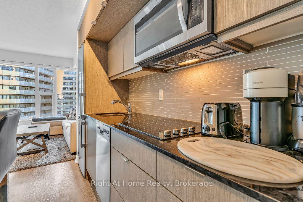 1 Bedroom Condo at 10 York,  Toronto For sale
