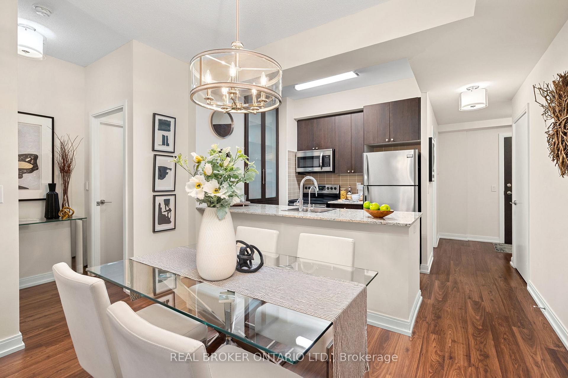 2 Bedrooms Condo at 181 Village Green, Toronto For sale