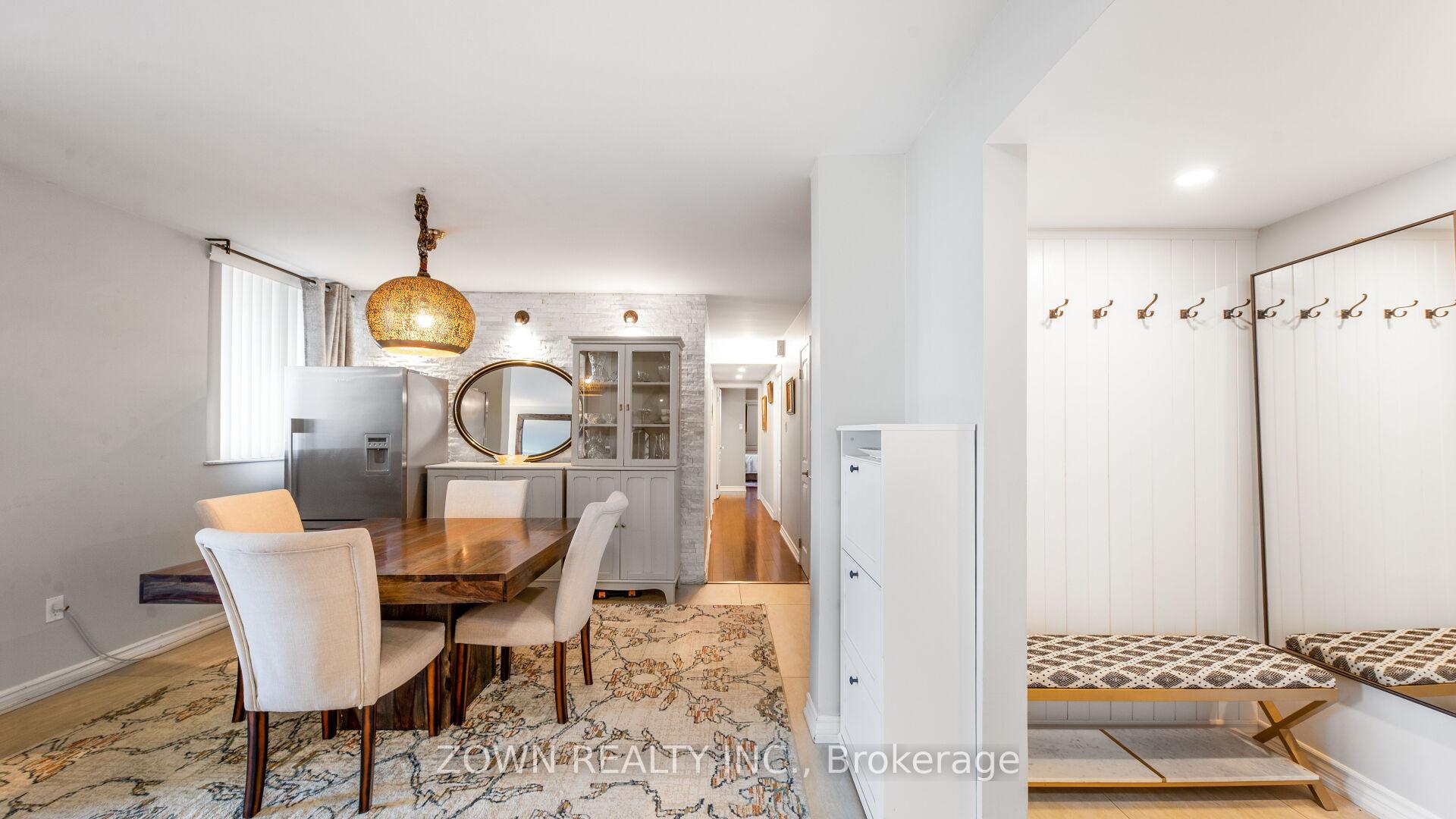 4 Bedrooms Condo at 10 Martha Eaton, Toronto For sale