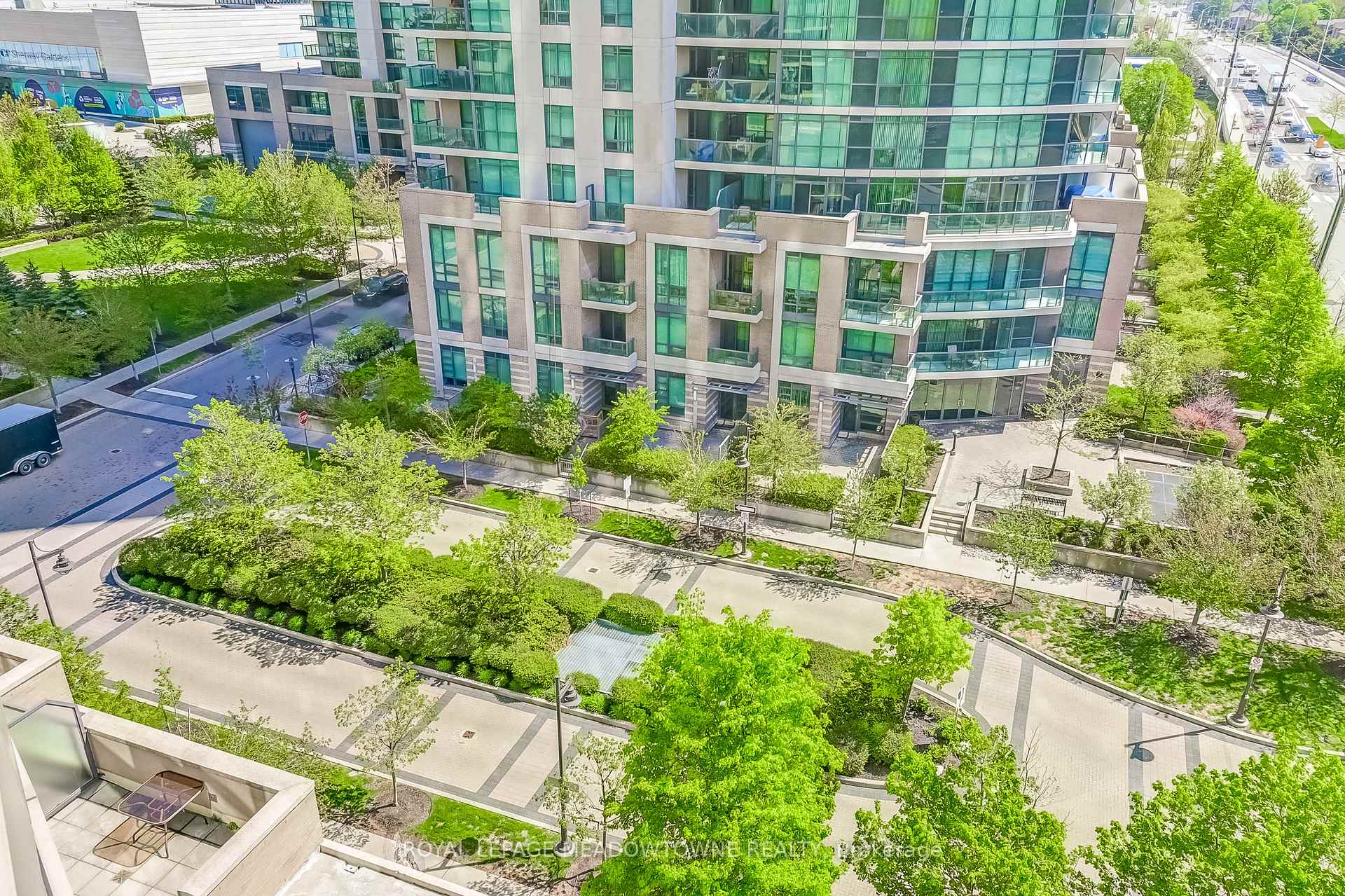 2 Bedrooms Condo at 225 Sherway Gardens, Toronto For sale