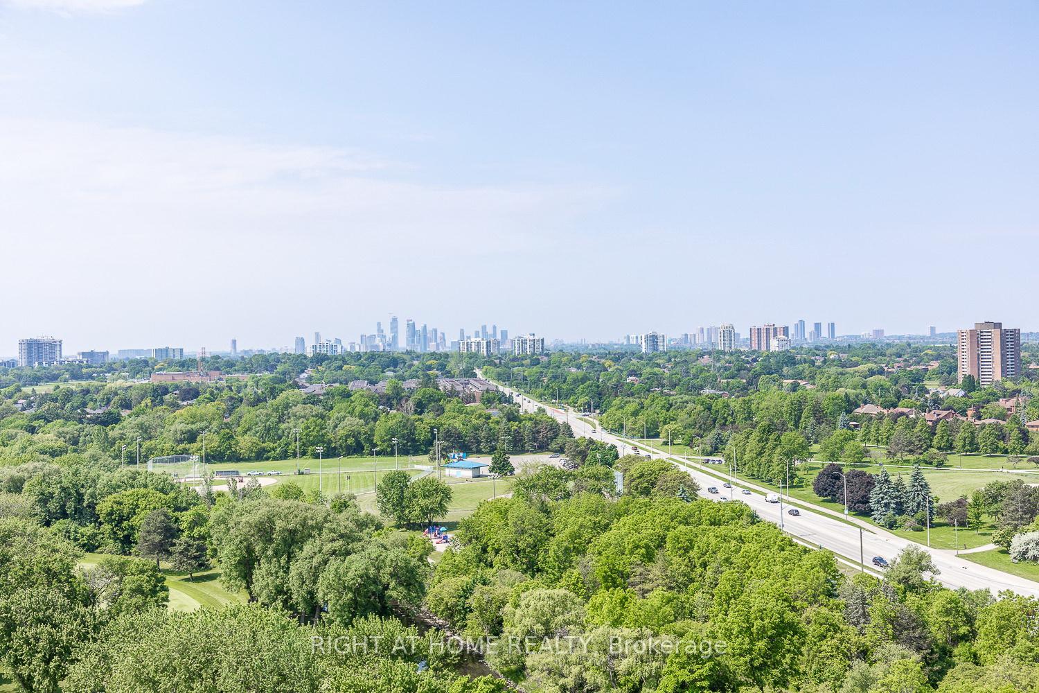 2 Bedrooms Condo at 296 Mill, Toronto For sale