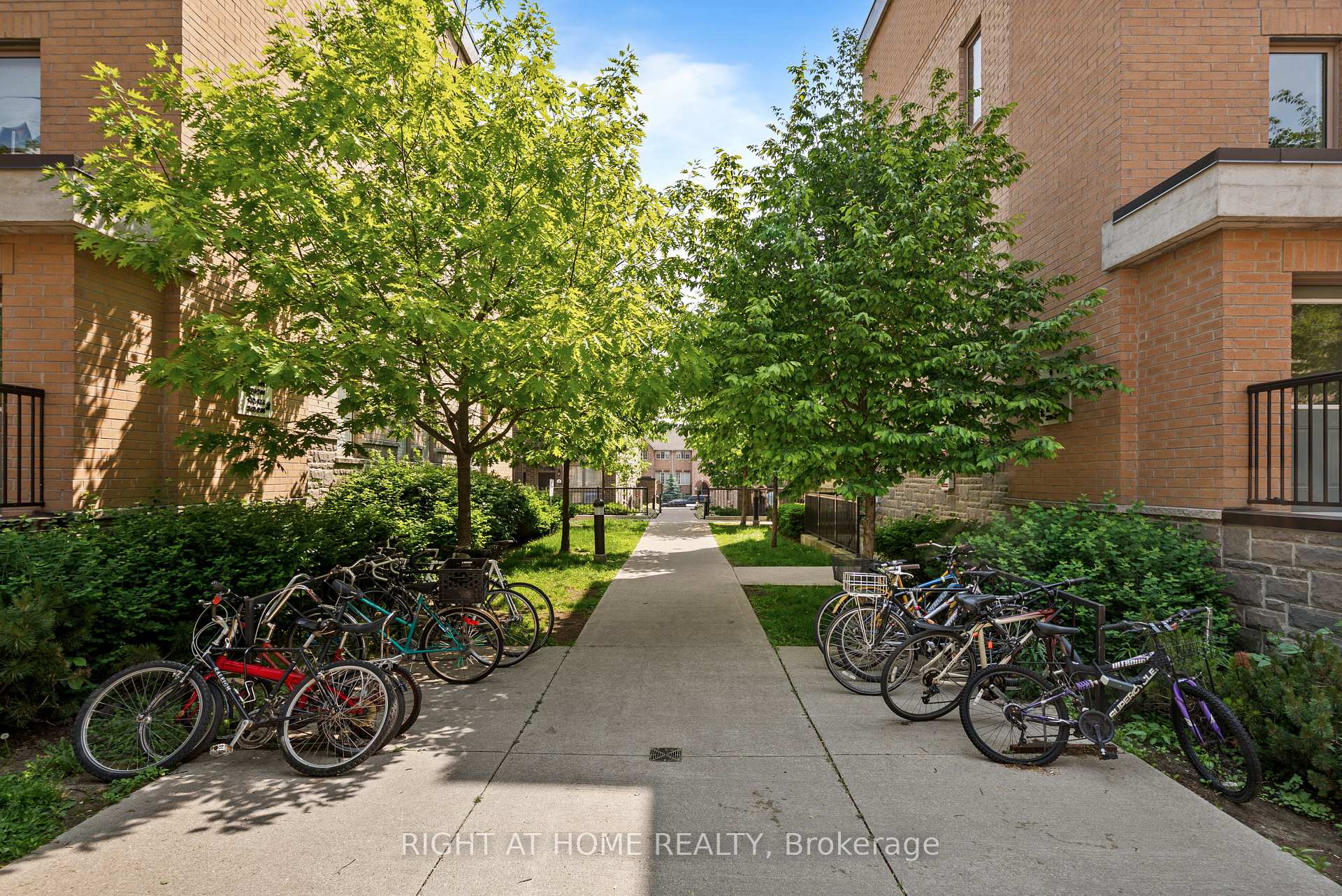 3 Bedrooms Condo at 11 Foundry, Toronto For sale