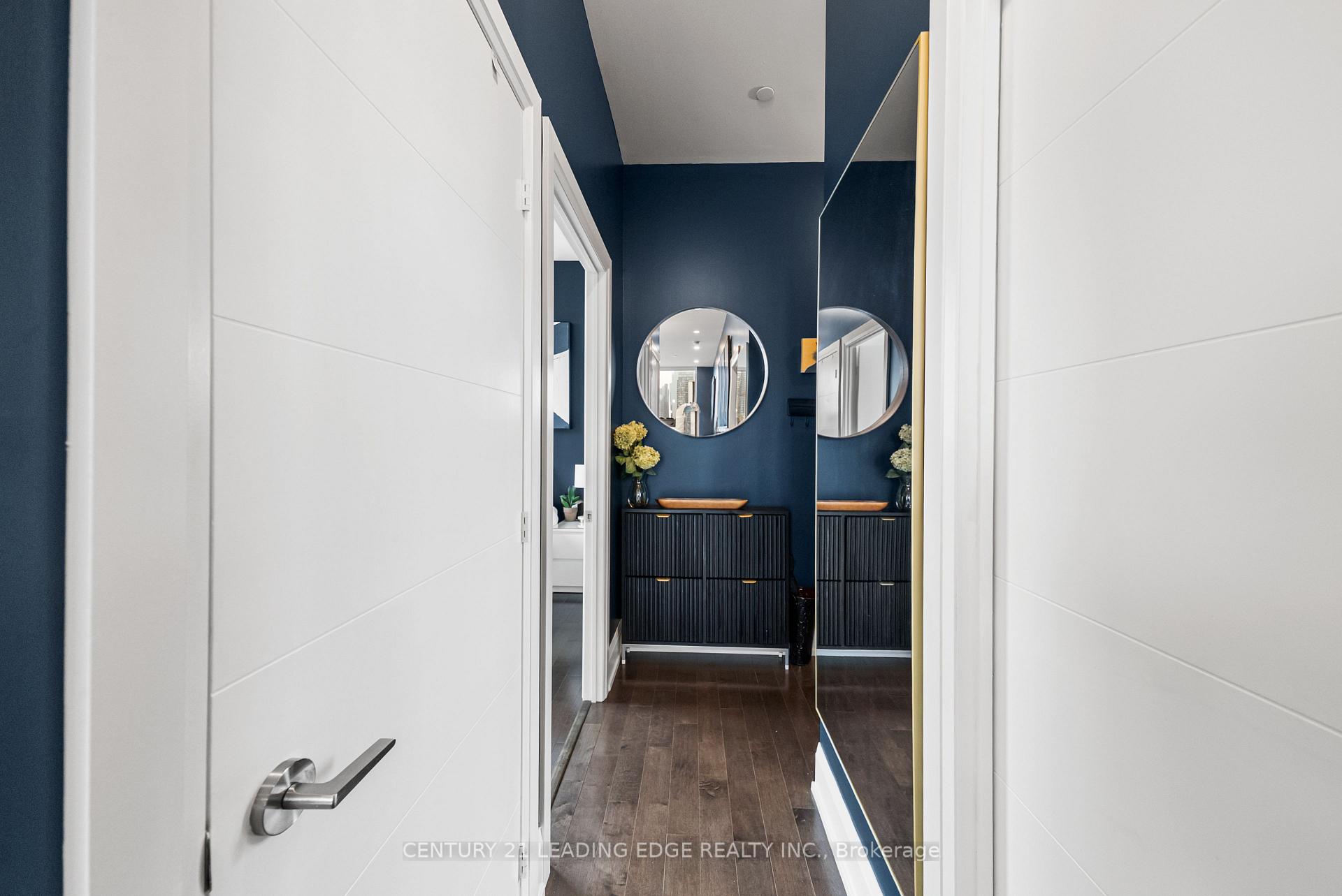 2 Bedrooms Condo at 460 Adelaide, Toronto For sale