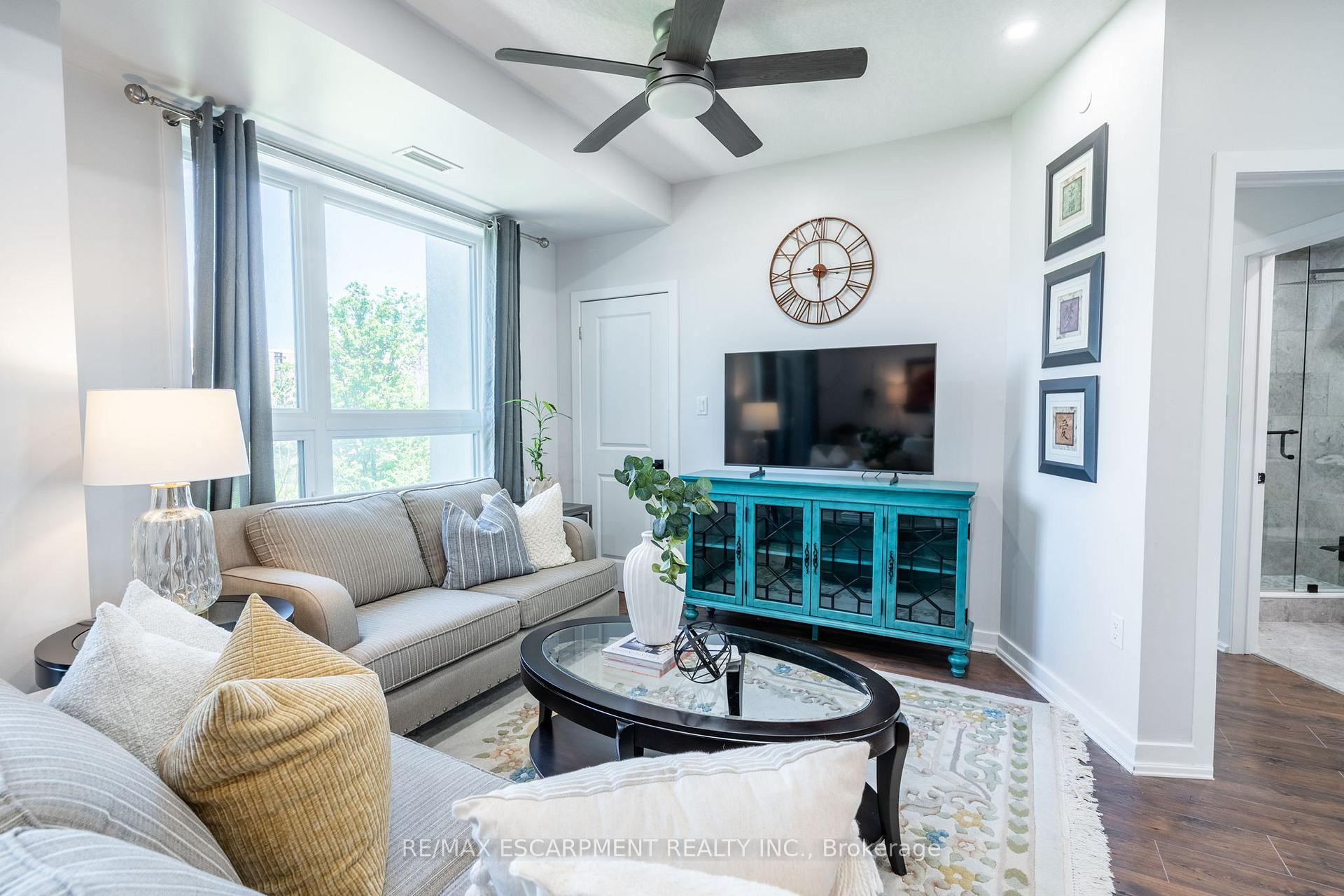 2 Bedrooms Condo at 125 Shoreview, Hamilton For sale