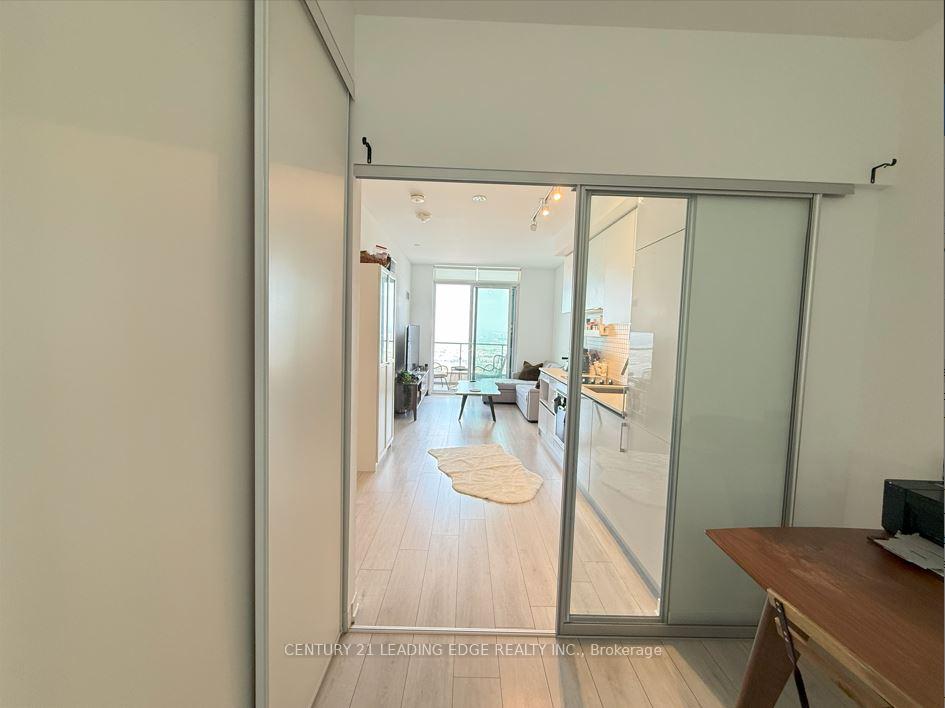 2 Bedrooms Condo at 950 Portage, Vaughan For sale